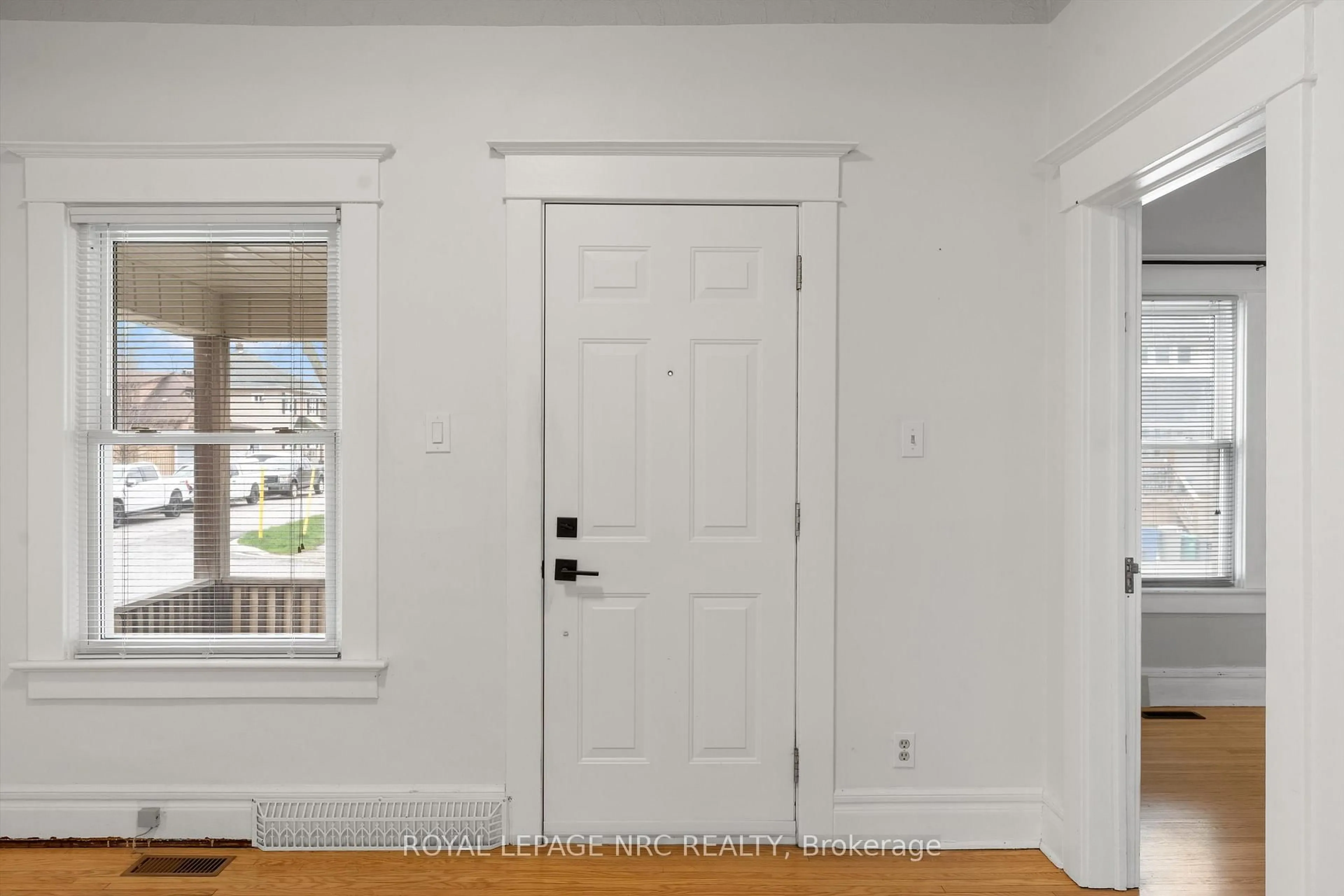 Indoor entryway for 16 McGhie St, St. Catharines Ontario L2R 5H6