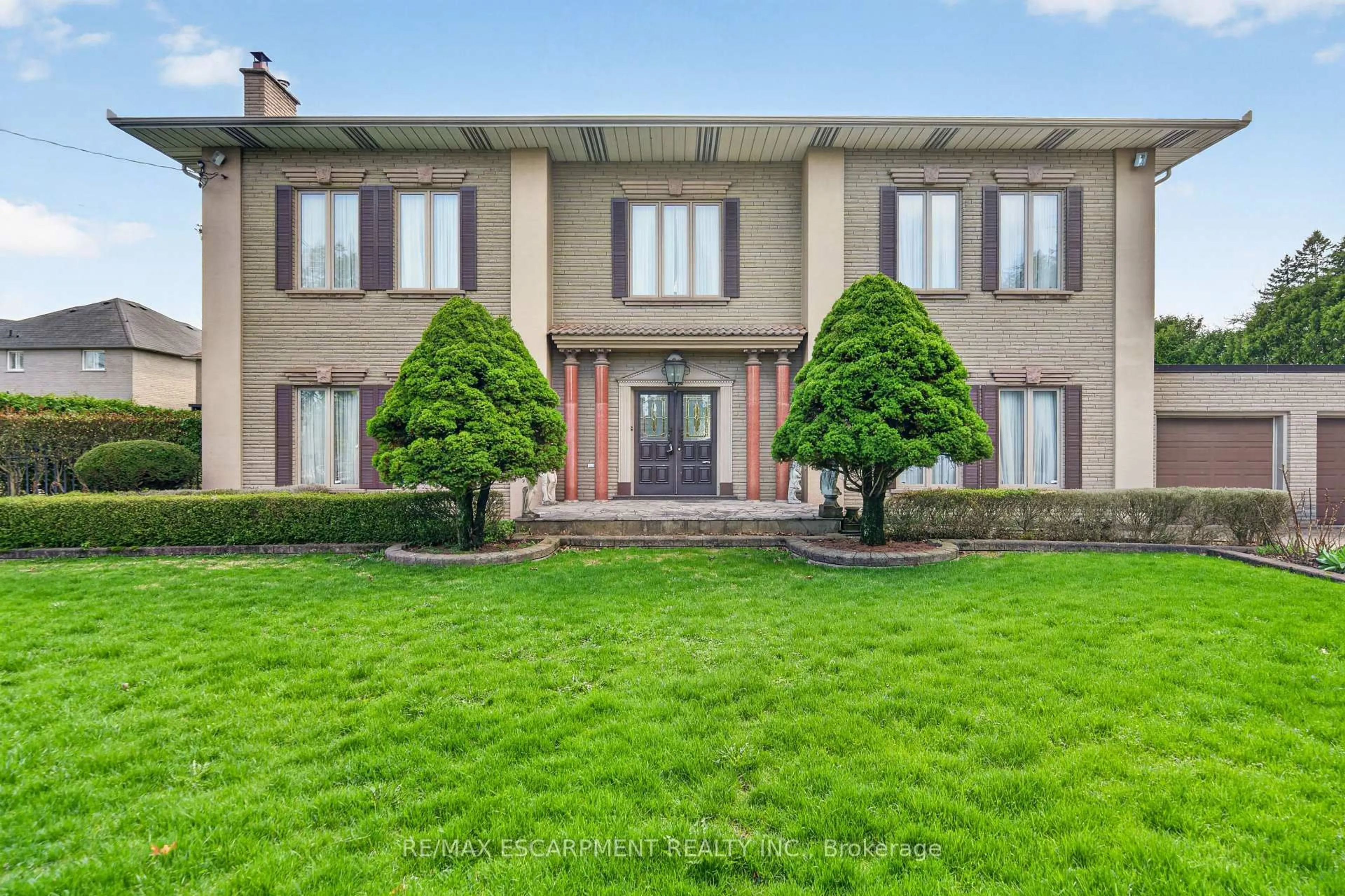 Unknown for 213 STONE CHURCH Rd, Hamilton Ontario L9B 1A2