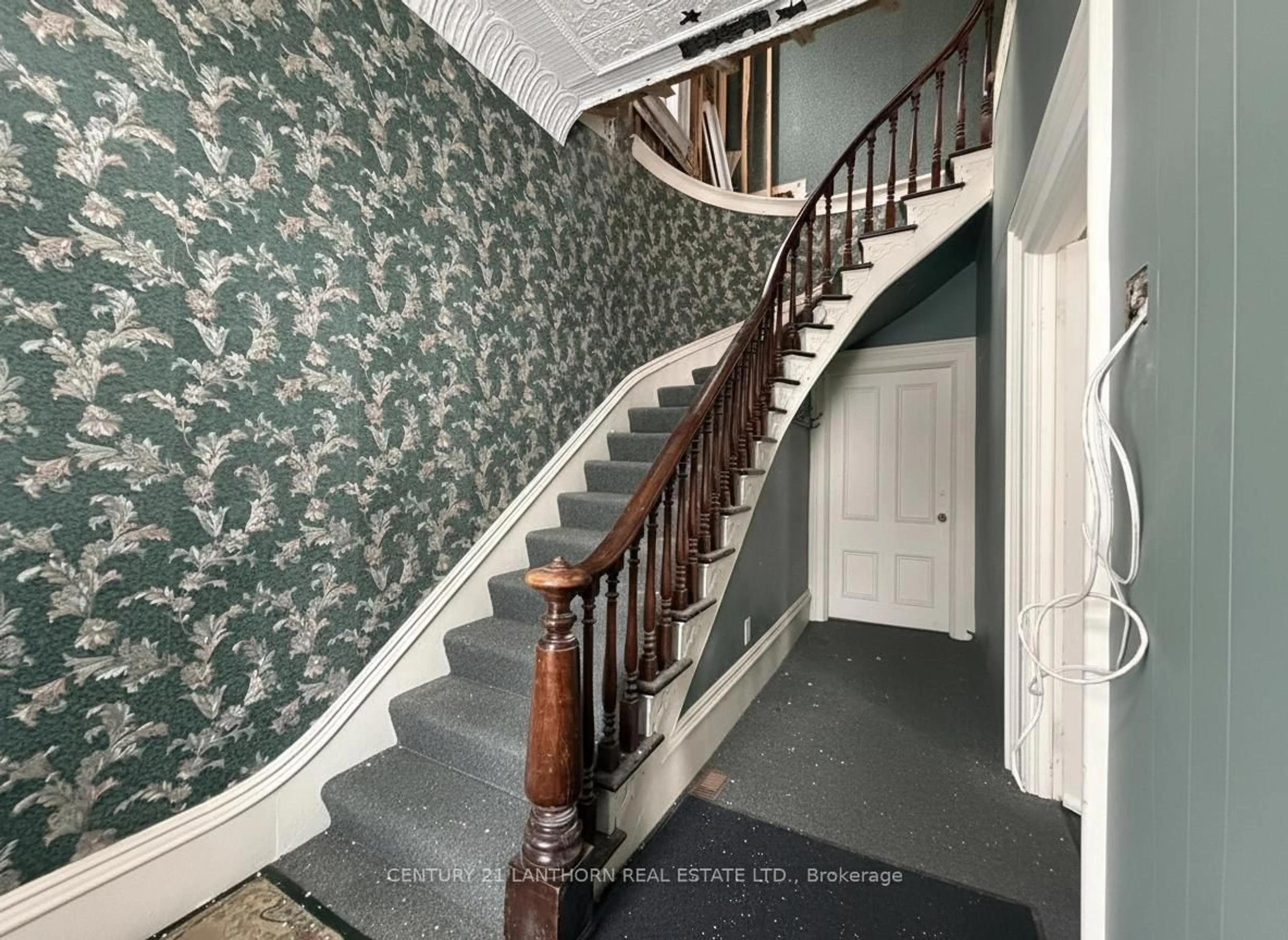 Stairs for 340 Main St, Prince Edward County Ontario K0K 2T0