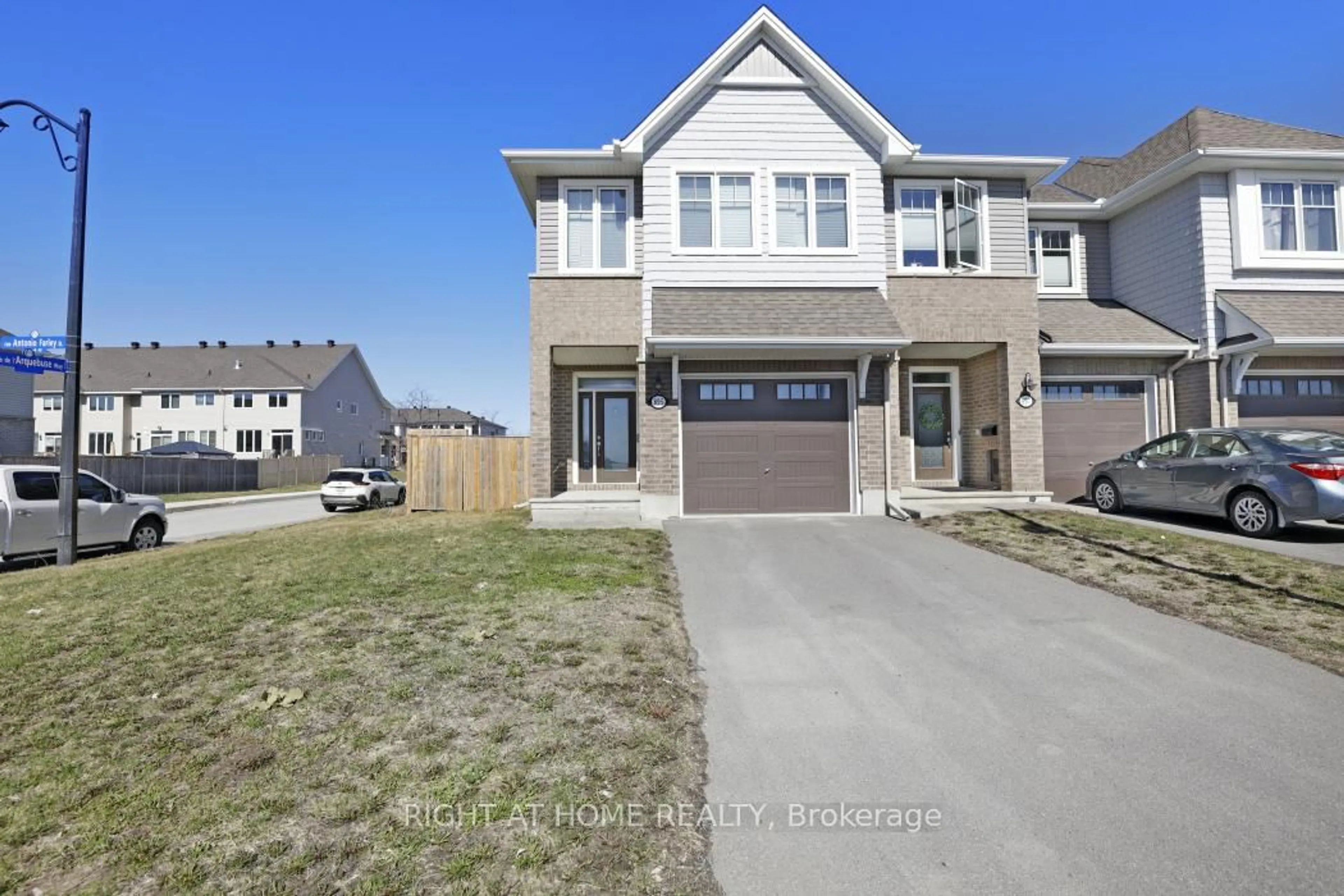 Unknown for 895 Antonio Farley St, Orleans Ontario K1K 2Z1