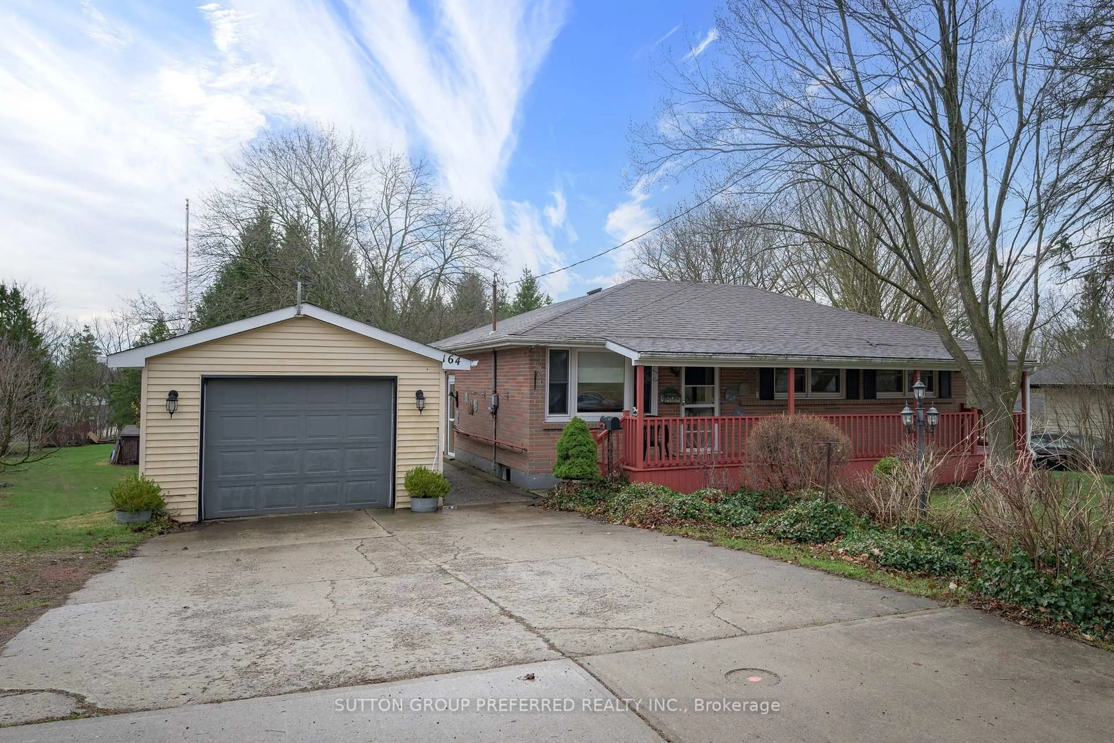 Unknown for 164 McKeand St, Ingersoll Ontario N5C 3H9