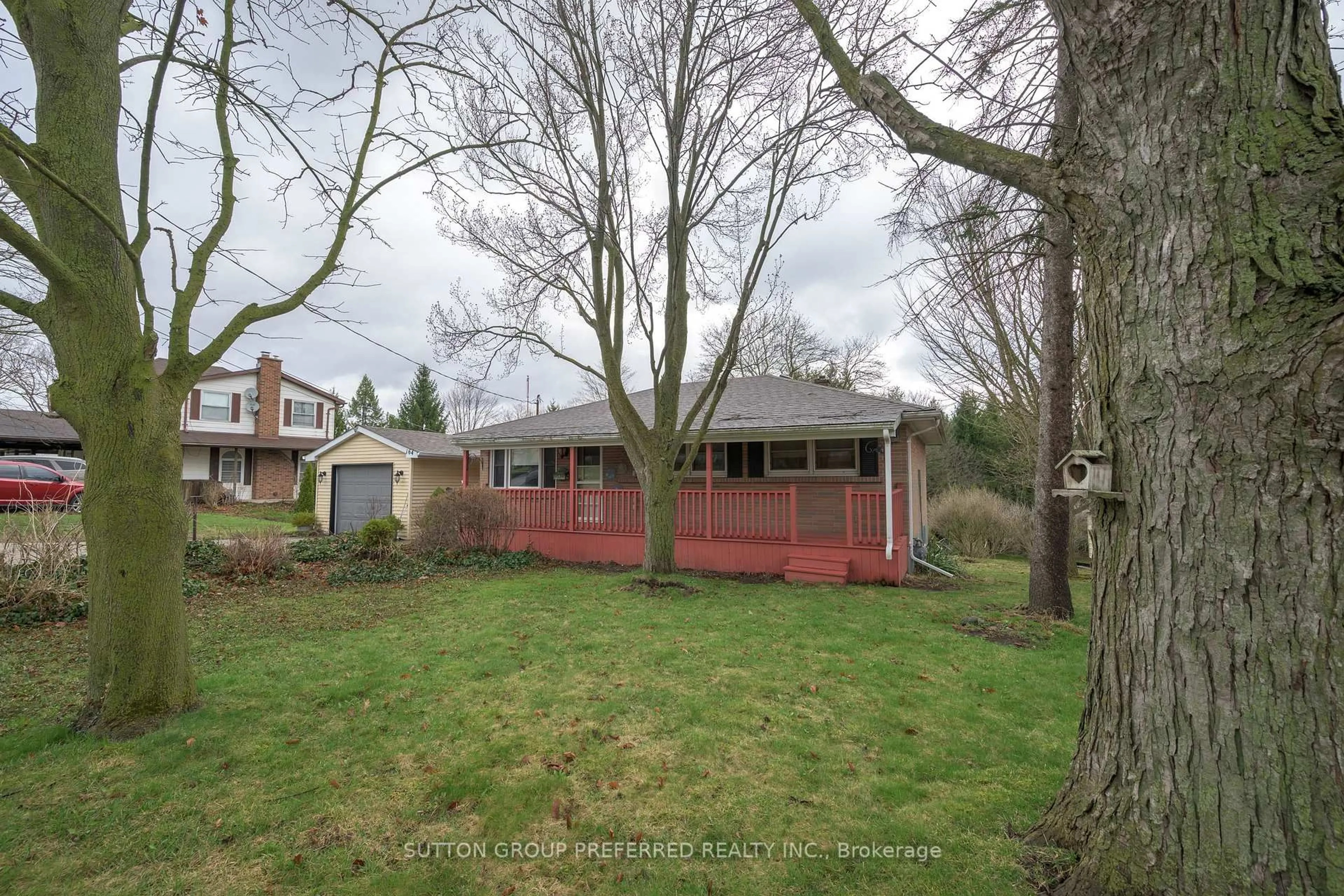 A pic from outside/outdoor area/front of a property/back of a property/a pic from drone, street for 164 McKeand St, Ingersoll Ontario N5C 3H9