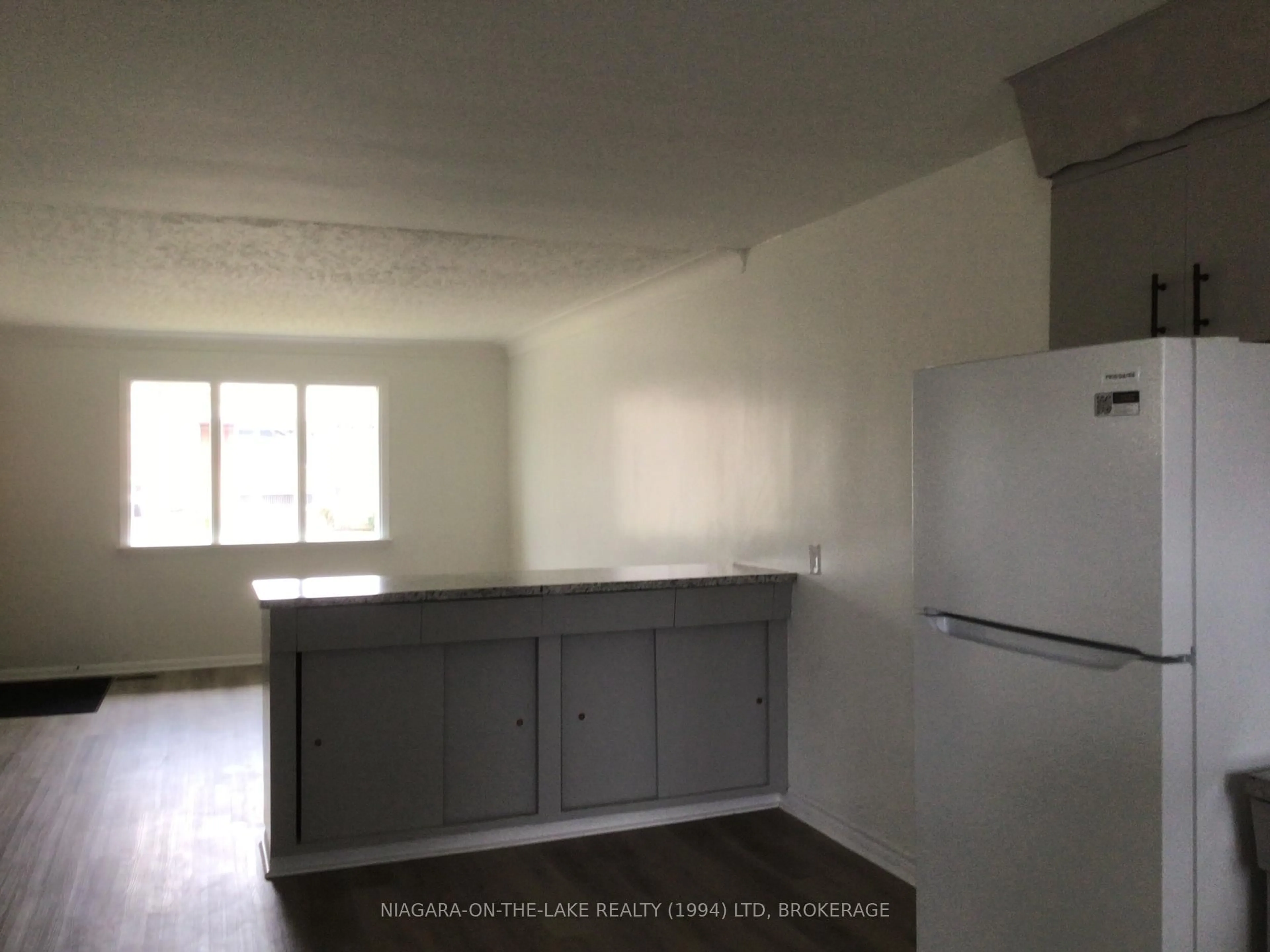 Unknown for 400 Wellington St, Port Colborne Ontario L3K 2K6