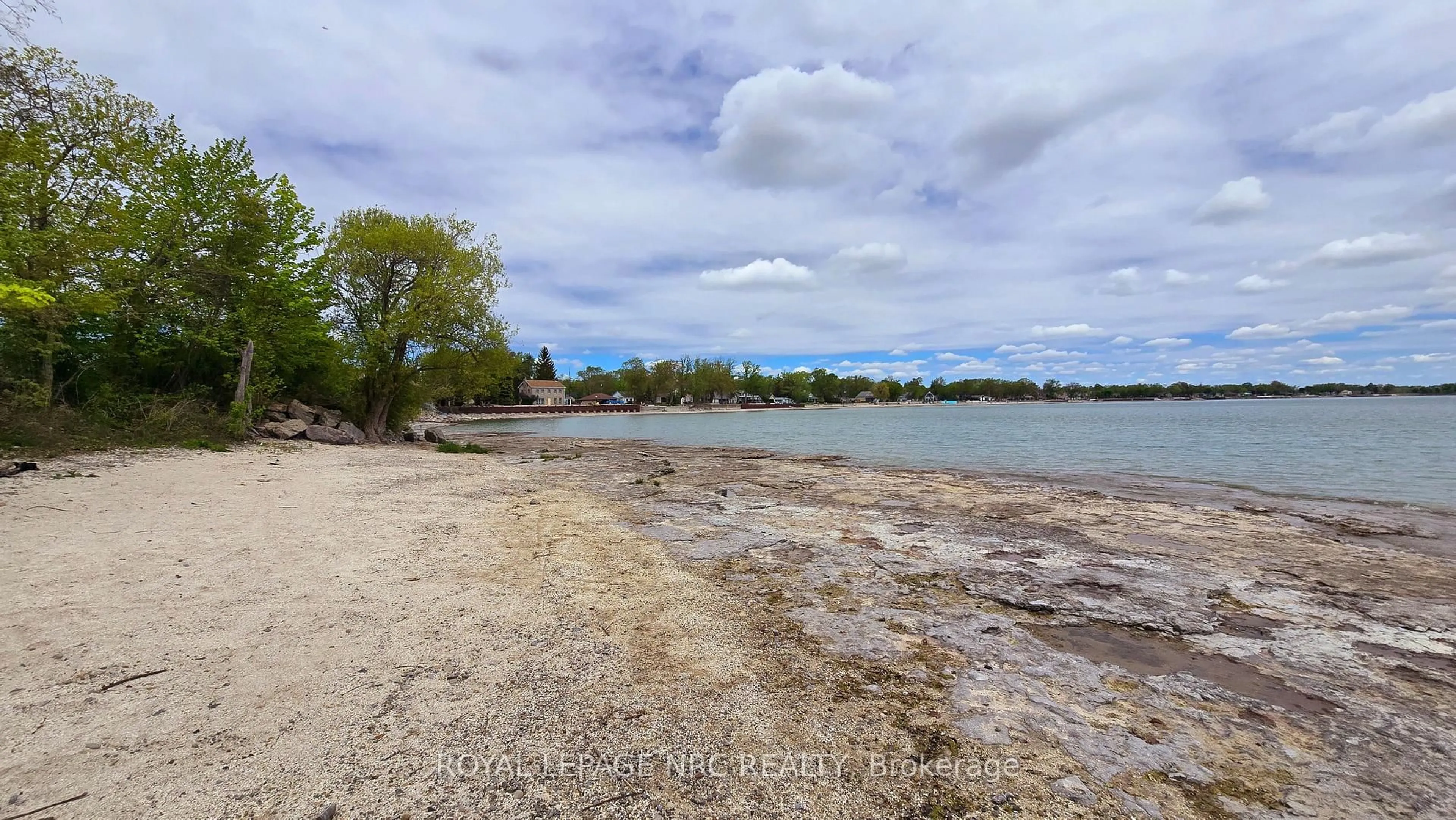 Blurry image for 11170 Churchill Ave, Wainfleet Ontario L3K 5V4