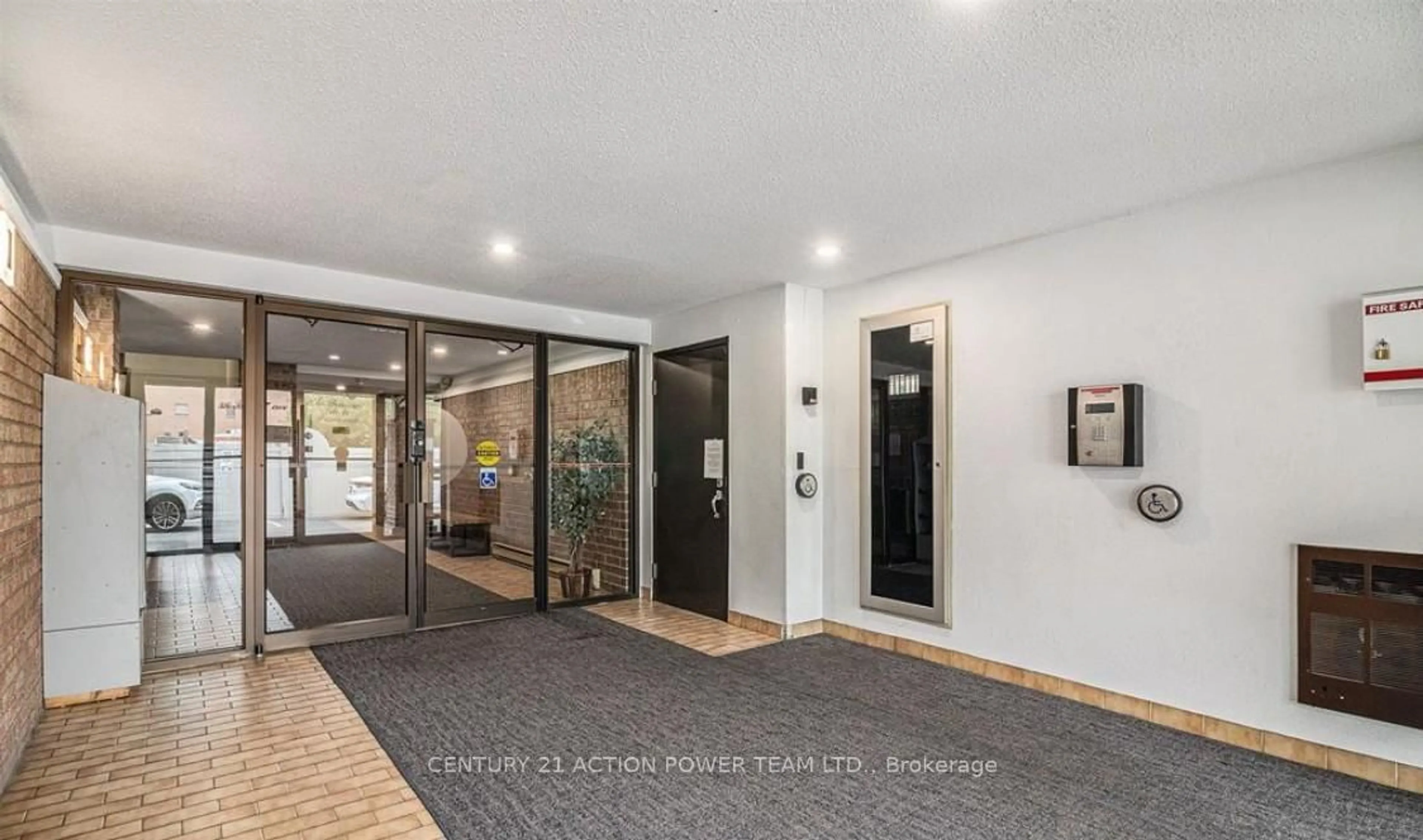 Indoor foyer for 316 Savard Ave #110, Ottawa Ontario K1L 7S2