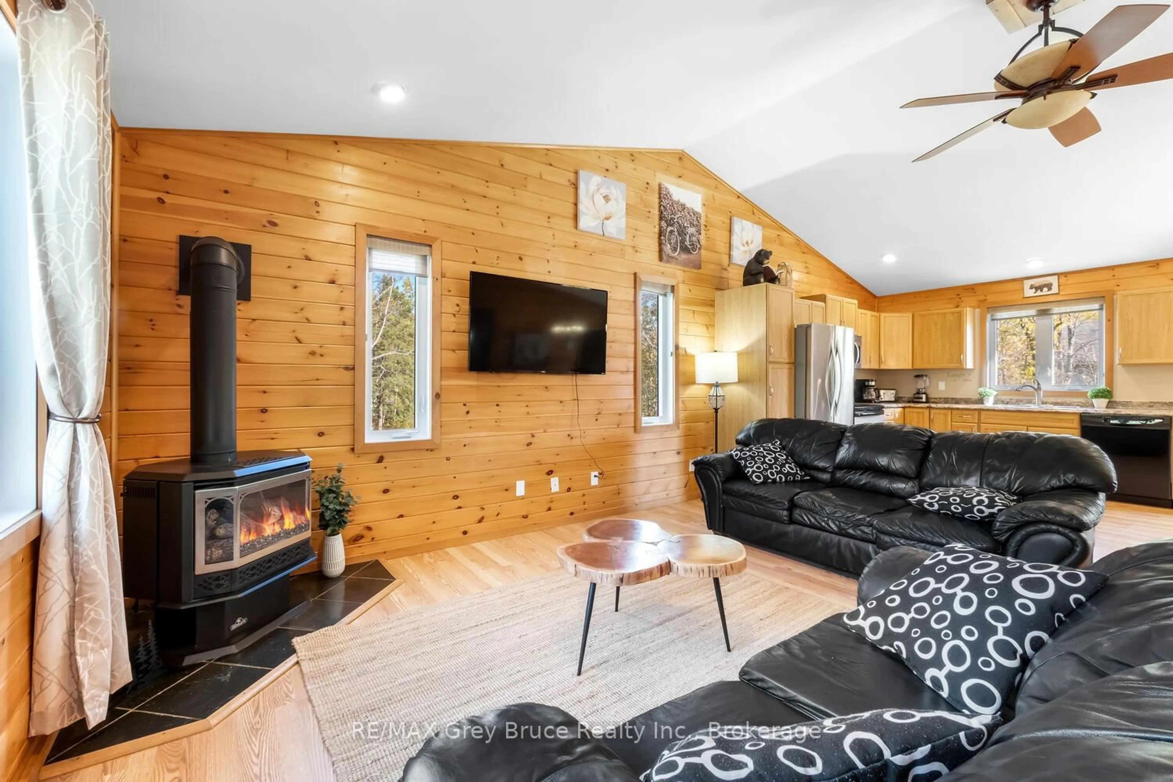 Unknown for 104 Maple Dr, Northern Bruce Peninsula Ontario N0H 1Z0