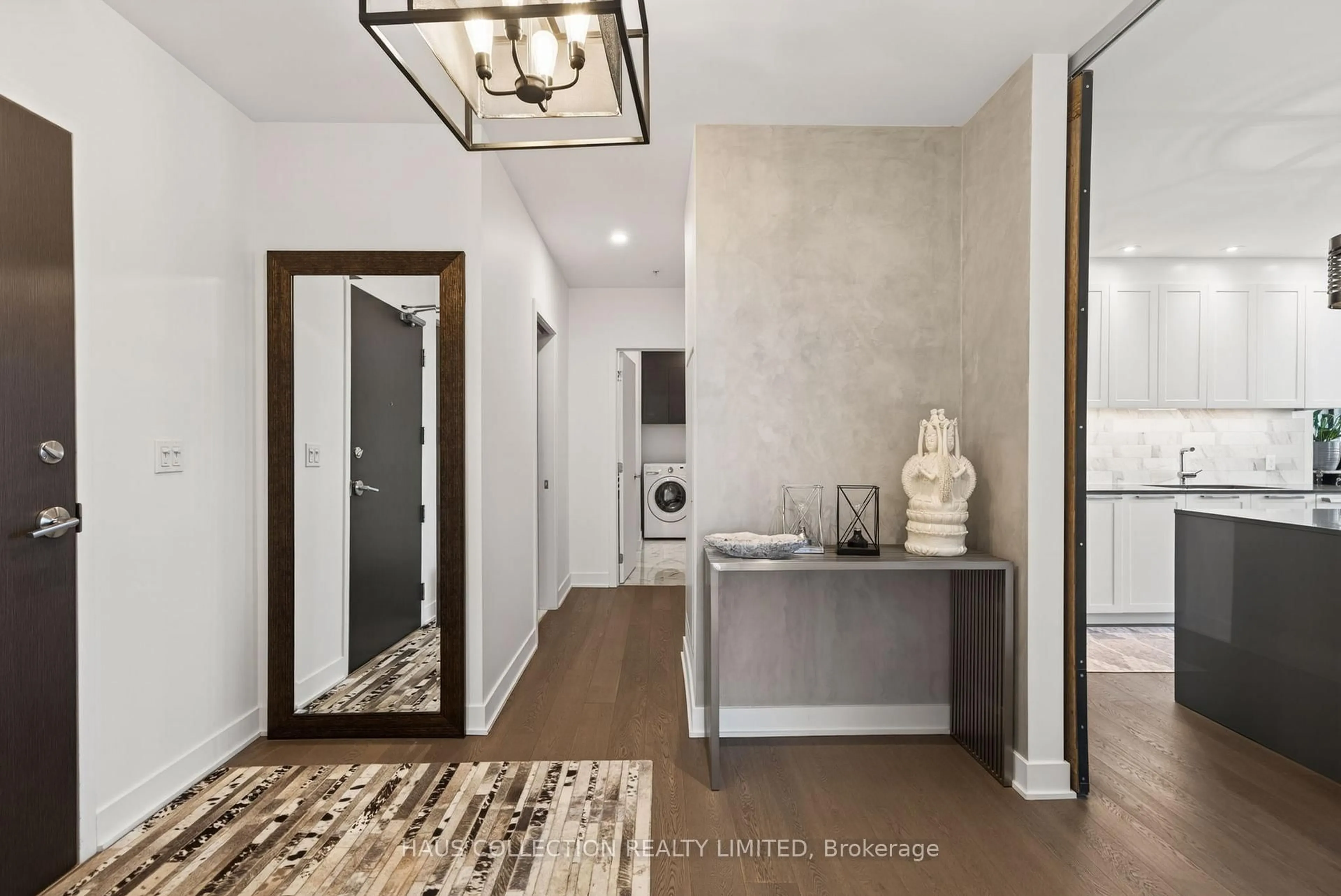 Indoor entryway for 20 Daly Ave #PH2302, Ottawa Ontario K1N 0C6