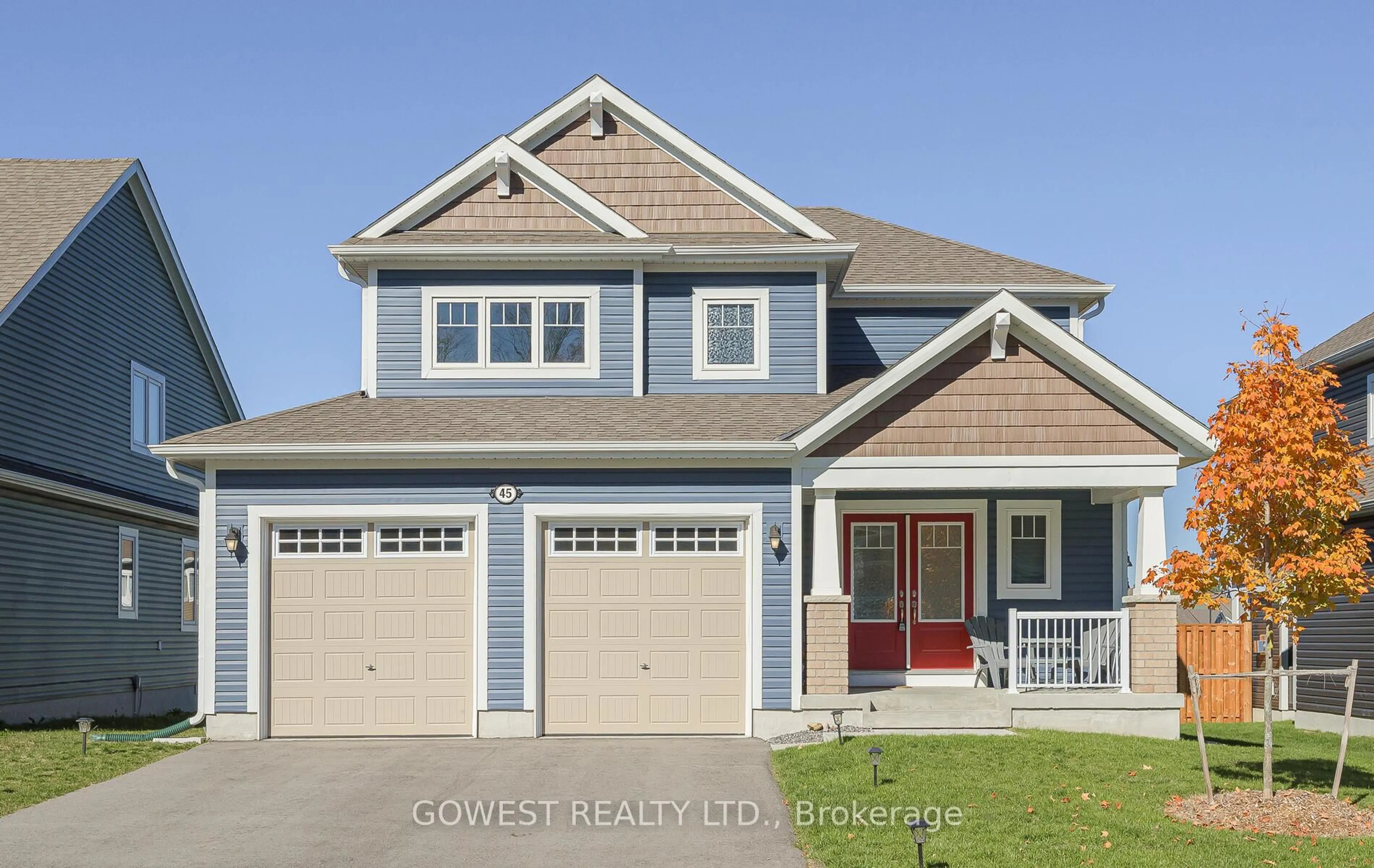 Home with vinyl exterior material, street for 45 Stother Cres, Bracebridge Ontario P1L 0G2