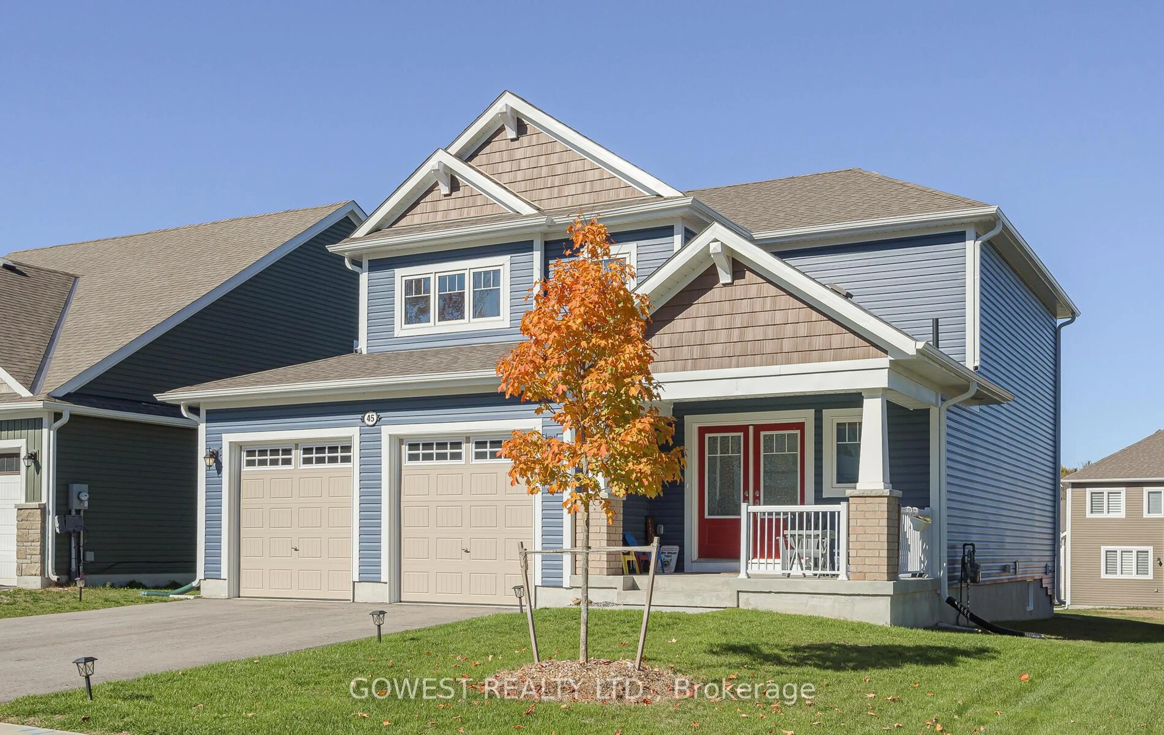 Home with vinyl exterior material, street for 45 Stother Cres, Bracebridge Ontario P1L 0G2