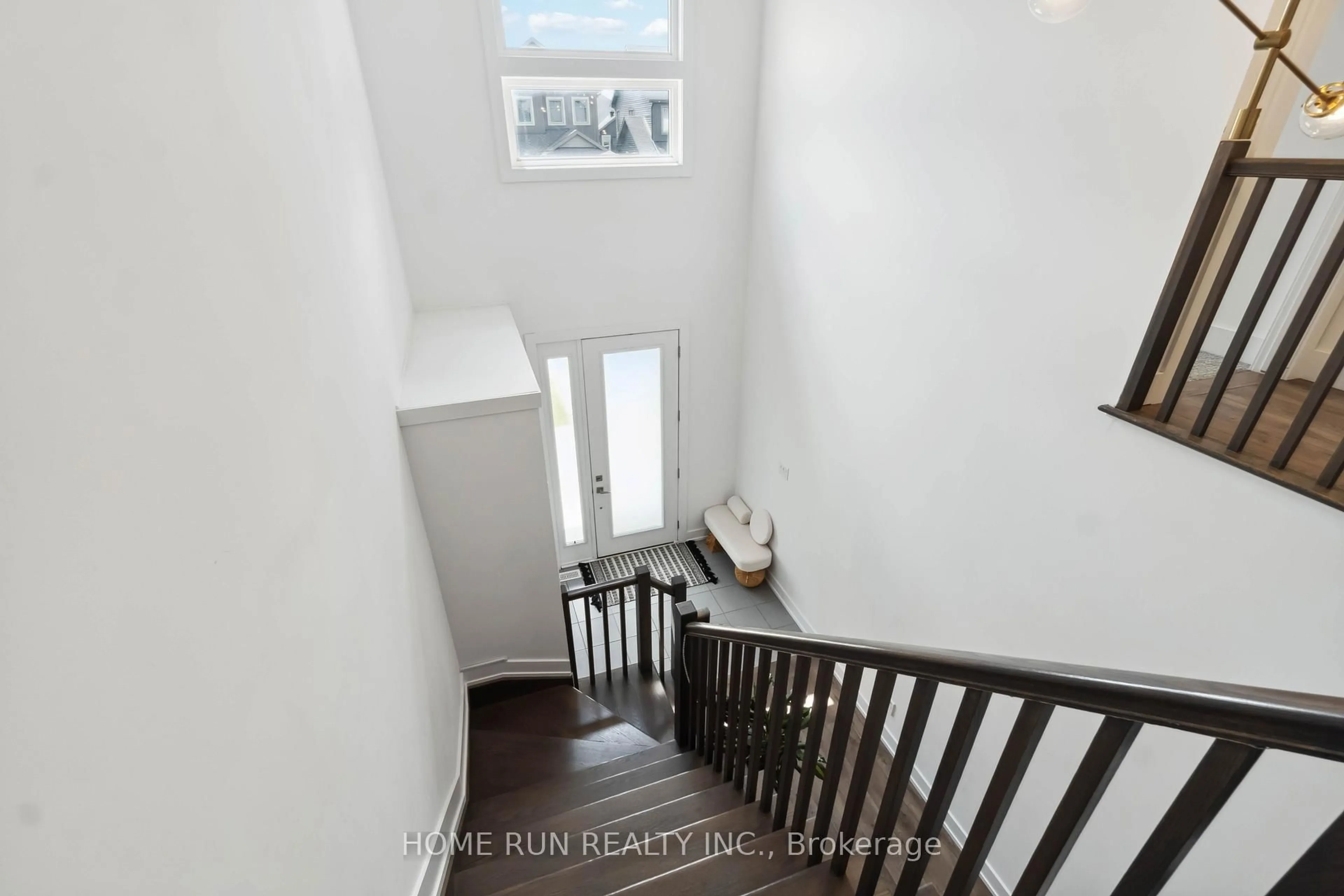 Stairs for 334 Haliburton Hts, Ottawa Ontario K2V 0G1