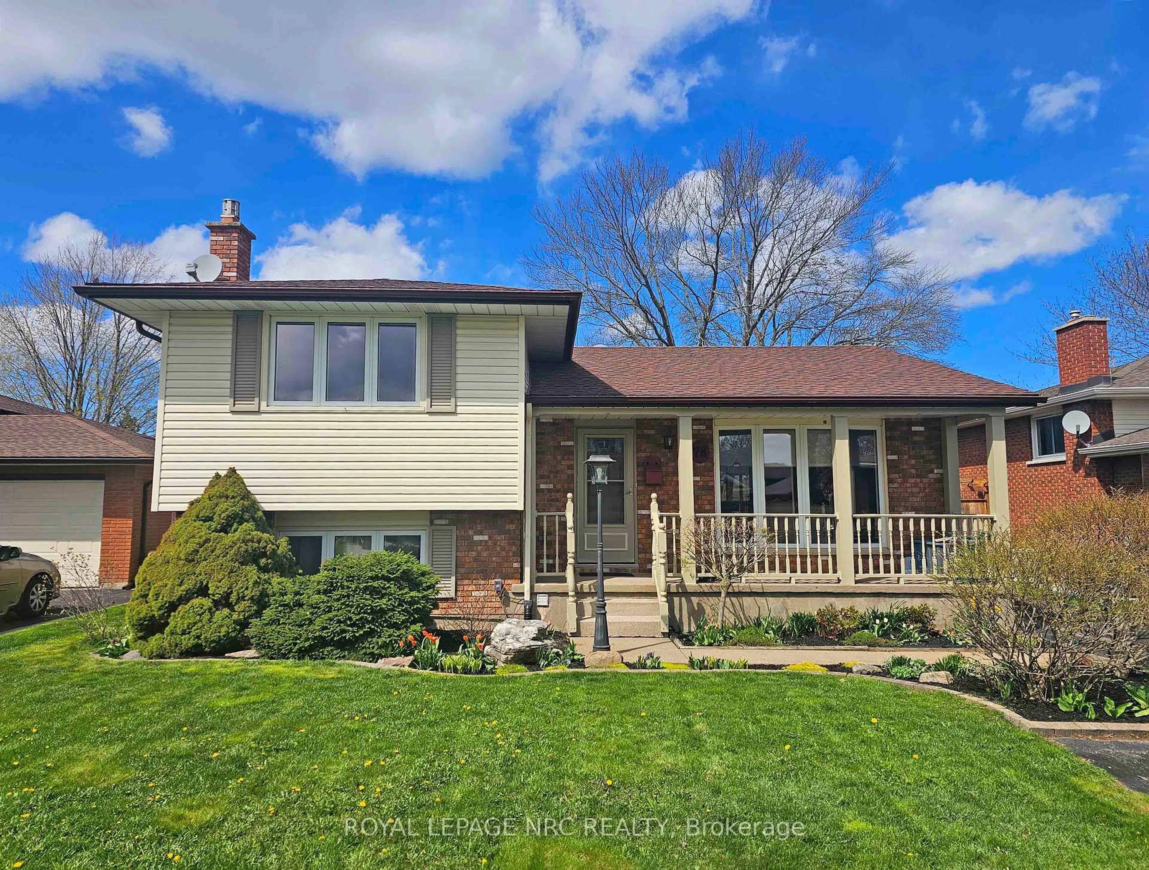 Home with vinyl exterior material, street for 78 Page Dr, Welland Ontario L3C 6E4