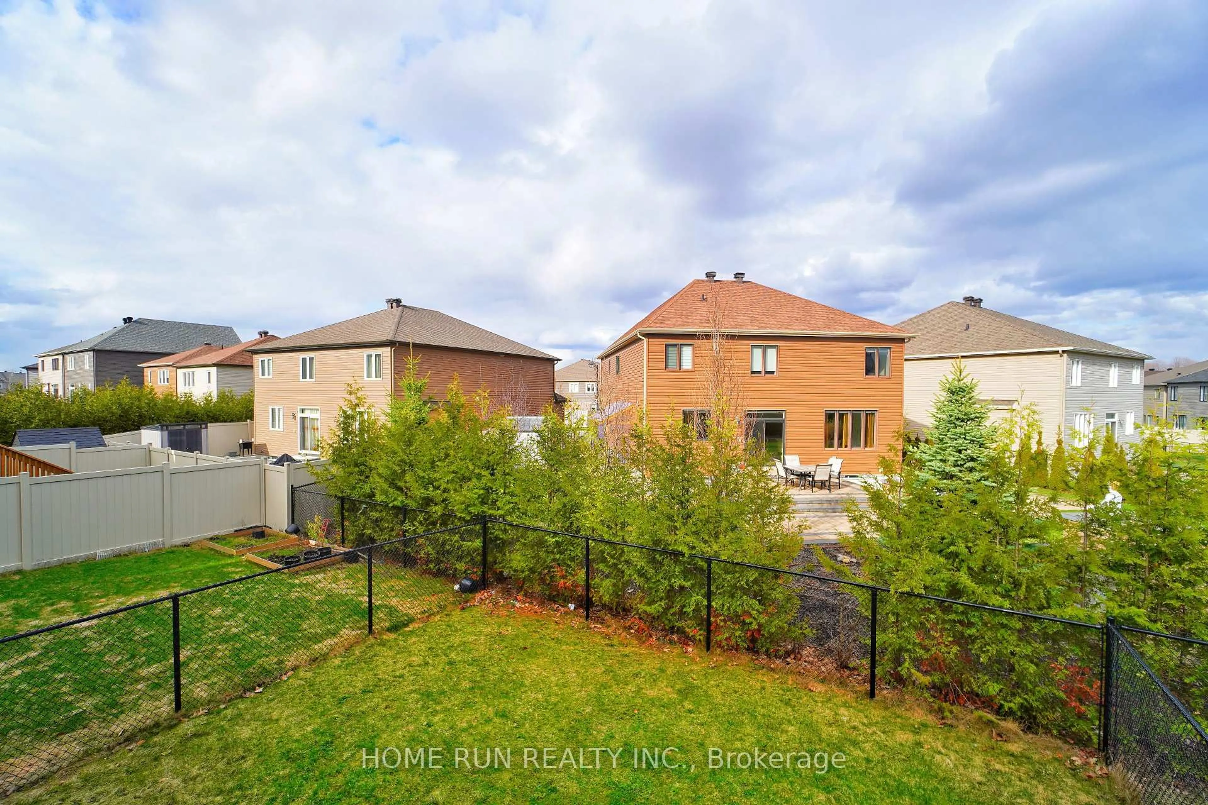 A pic from outside/outdoor area/front of a property/back of a property/a pic from drone, street for 2586 River Mist Rd, Ottawa Ontario K2J 6G1