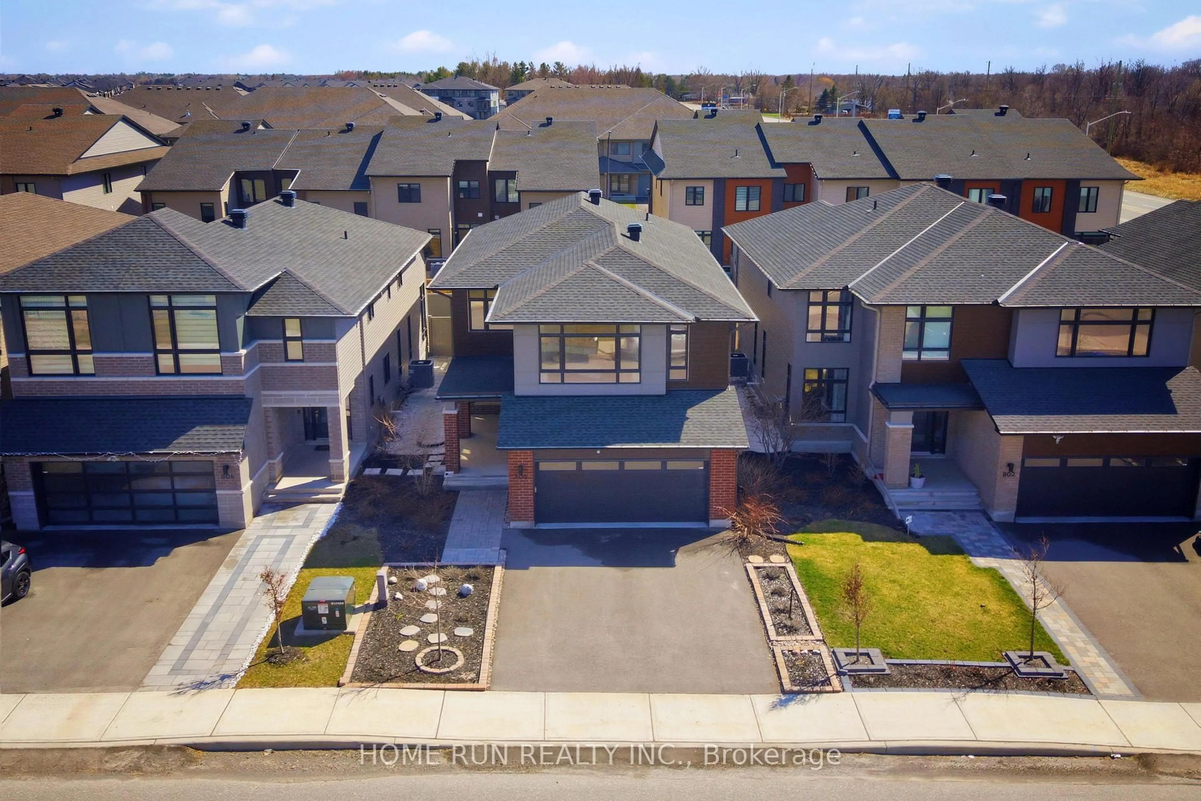 A pic from outside/outdoor area/front of a property/back of a property/a pic from drone, street for 804 Atrium Rdge, Ottawa Ontario K4M 0J7