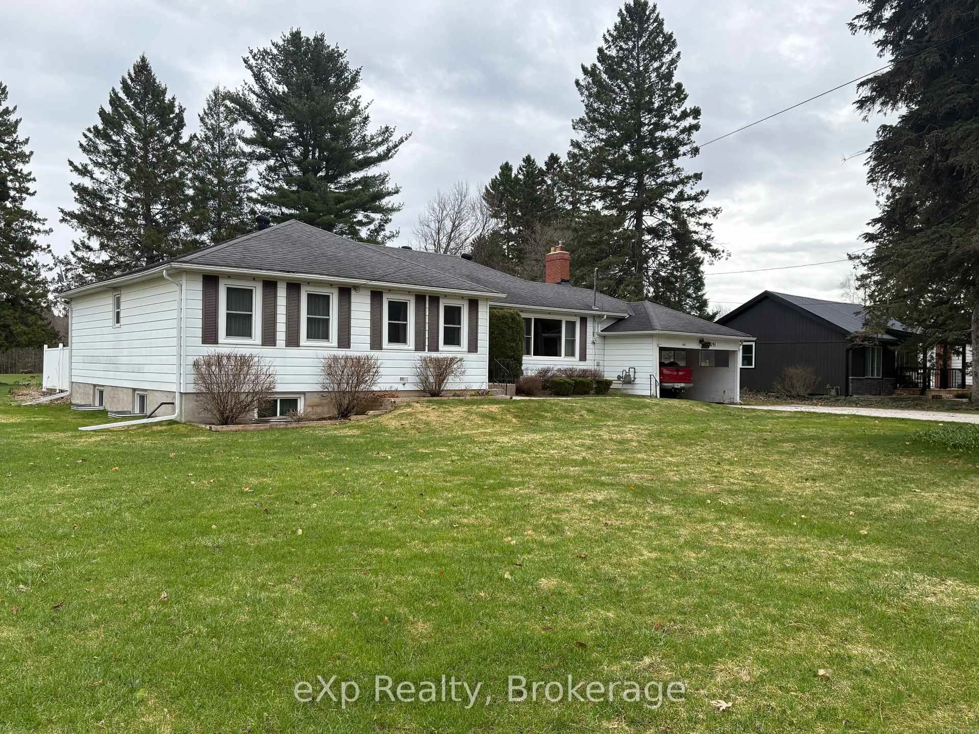 A pic from outside/outdoor area/front of a property/back of a property/a pic from drone, unknown for 661 2nd Ave, Georgian Bluffs Ontario N4K 5T2