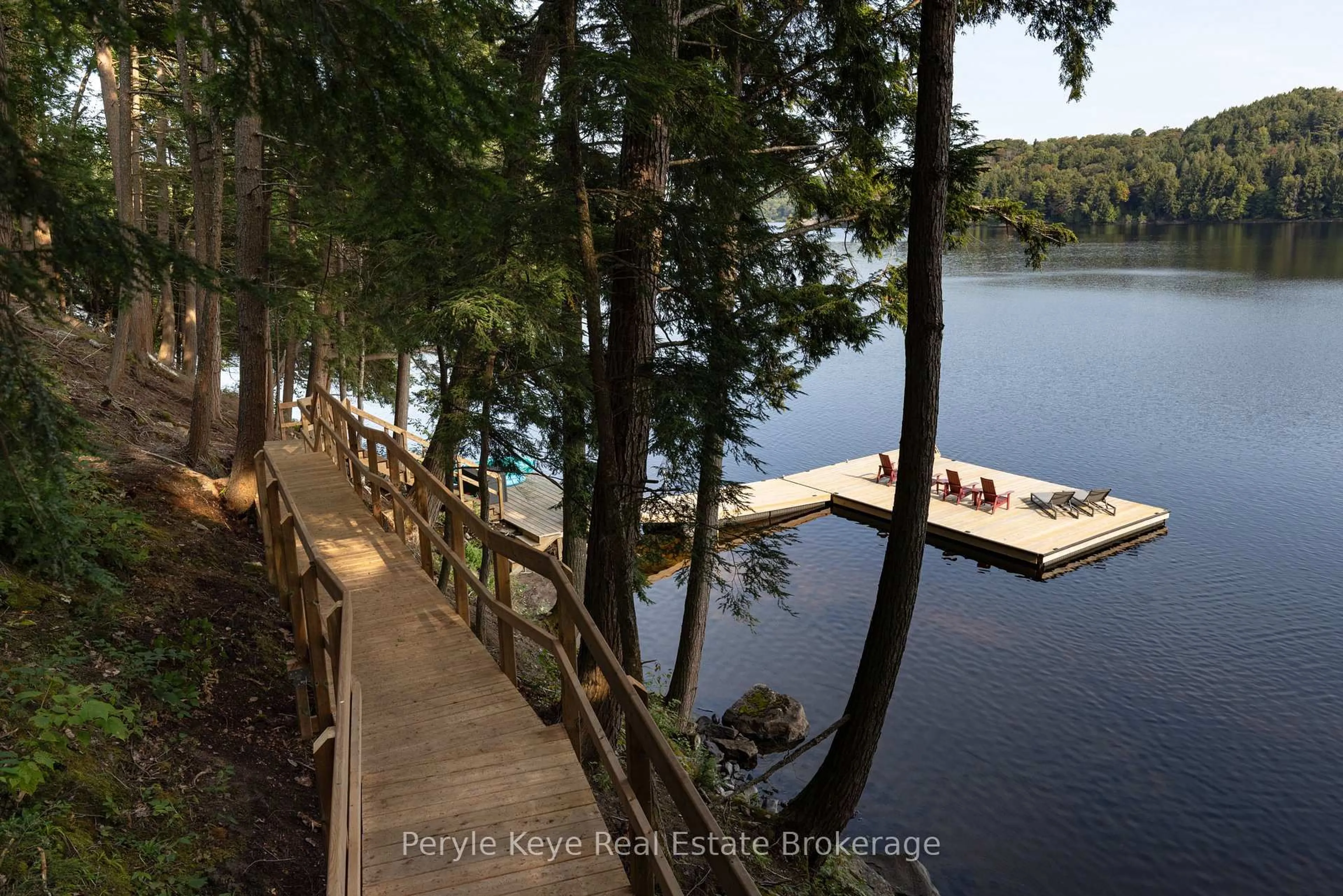 Patio, water/lake/river/ocean view for 86 Claren Cres, Huntsville Ontario P1H 0C3