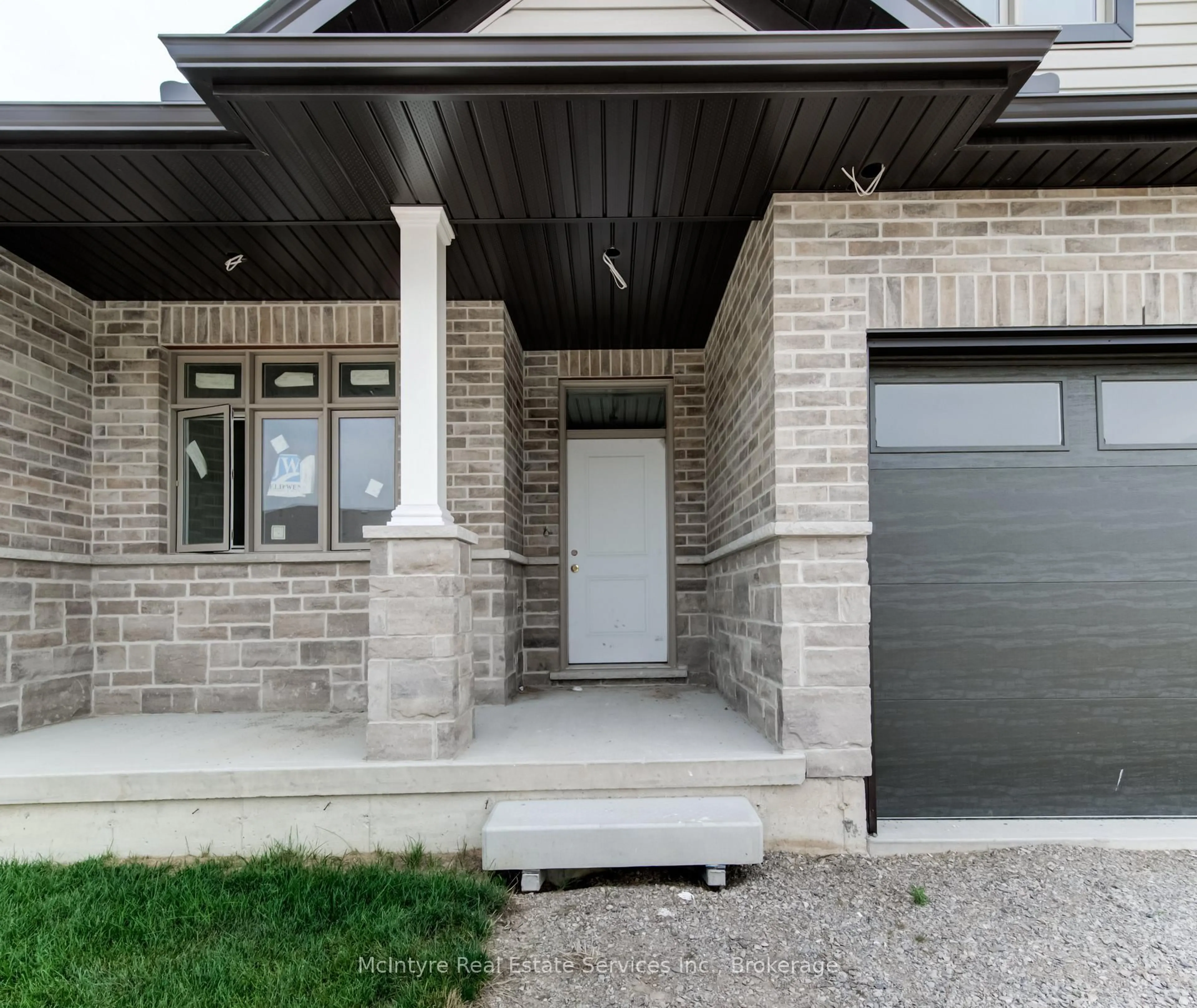 Home with brick exterior material, street for 44 Main St, East Zorra-Tavistock Ontario N0J 1M0