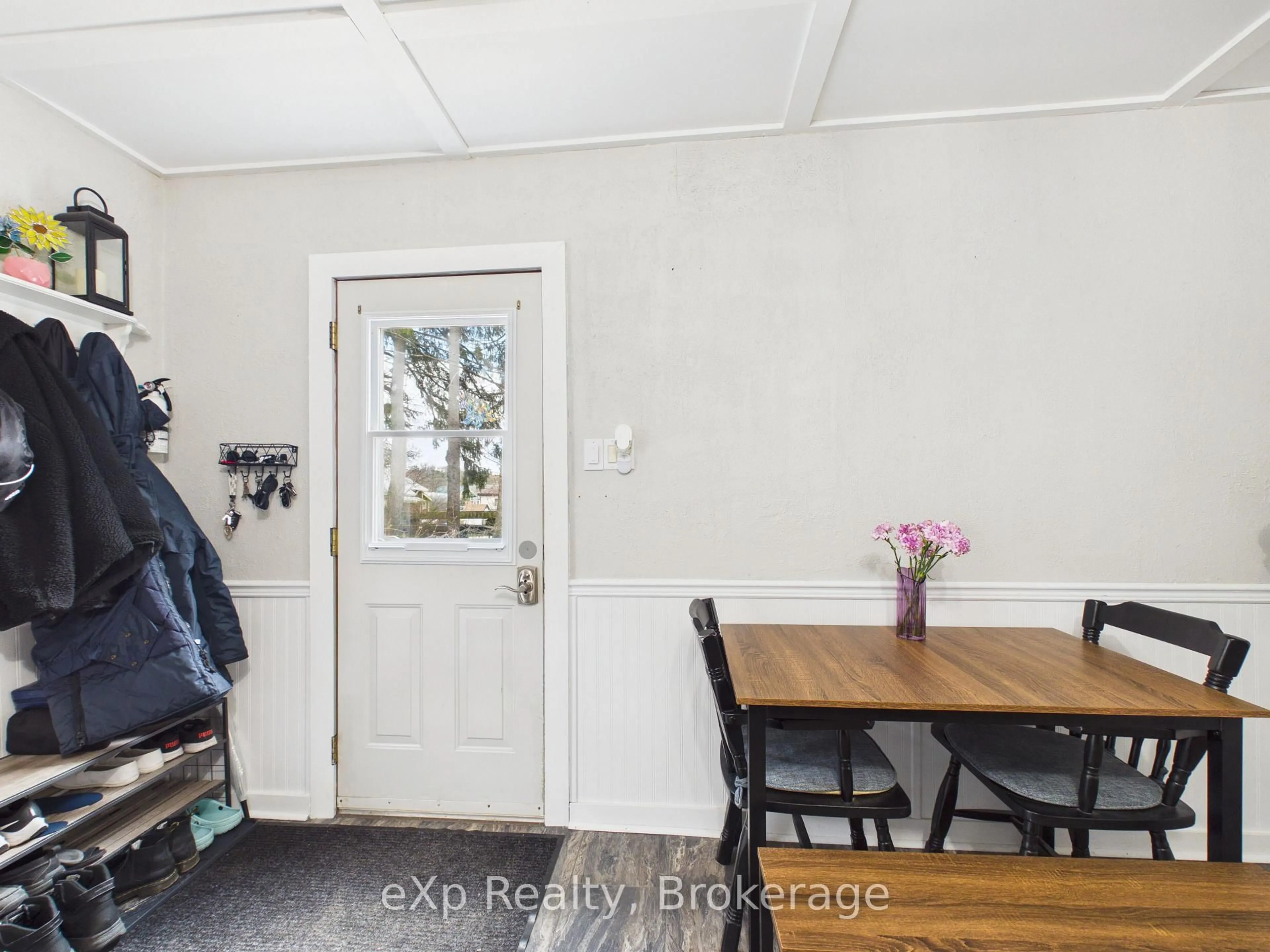 Unknown for 6 Mary St, Brockton Ontario N0G 2V0