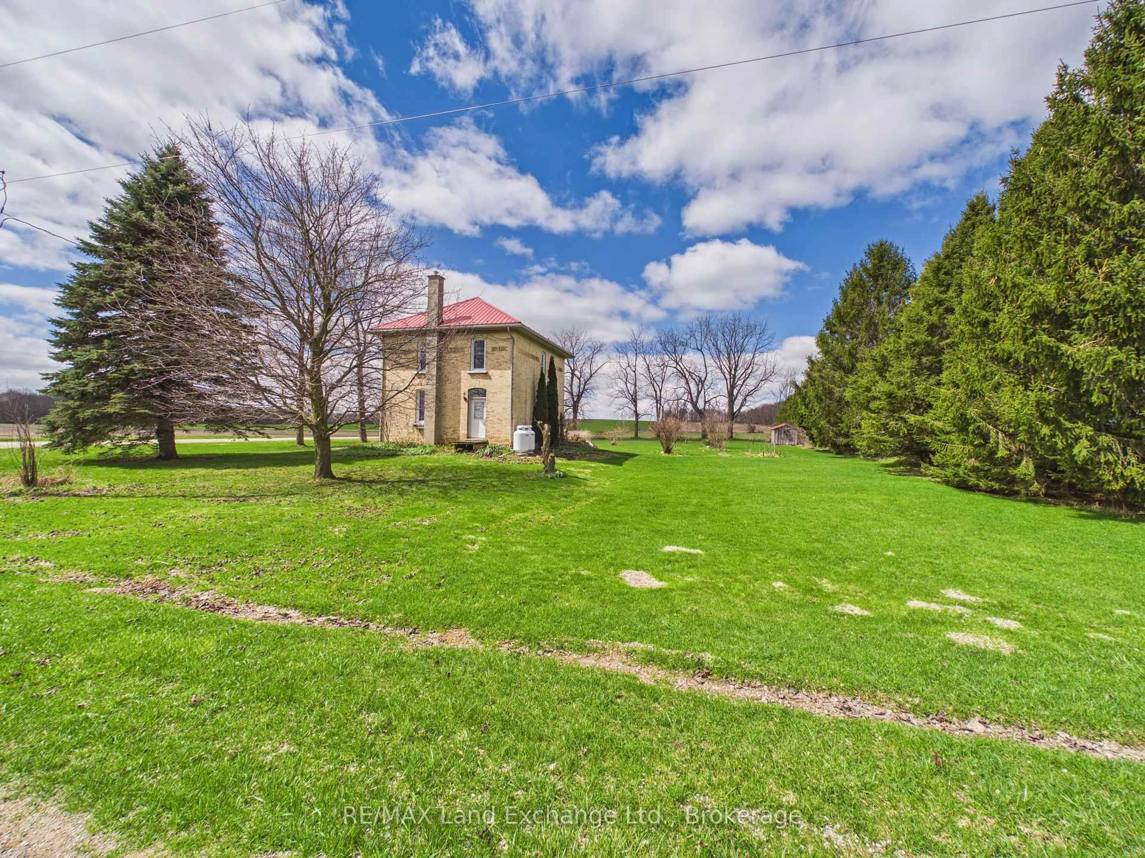 A pic from outside/outdoor area/front of a property/back of a property/a pic from drone, unknown for 208 Austin Sdrd, Brockton Ontario N0G 2V0