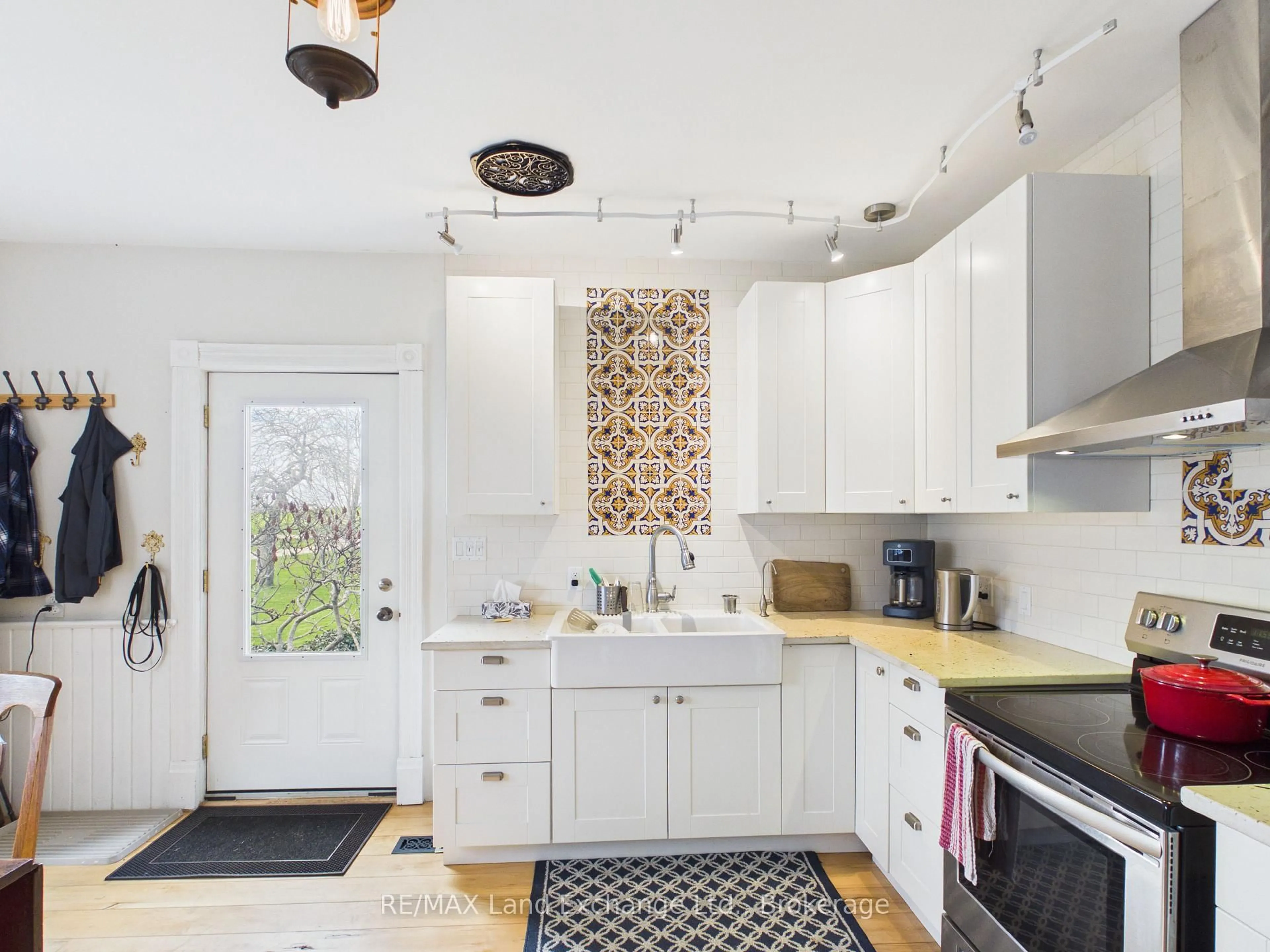 Unknown for 208 Austin Sdrd, Brockton Ontario N0G 2V0