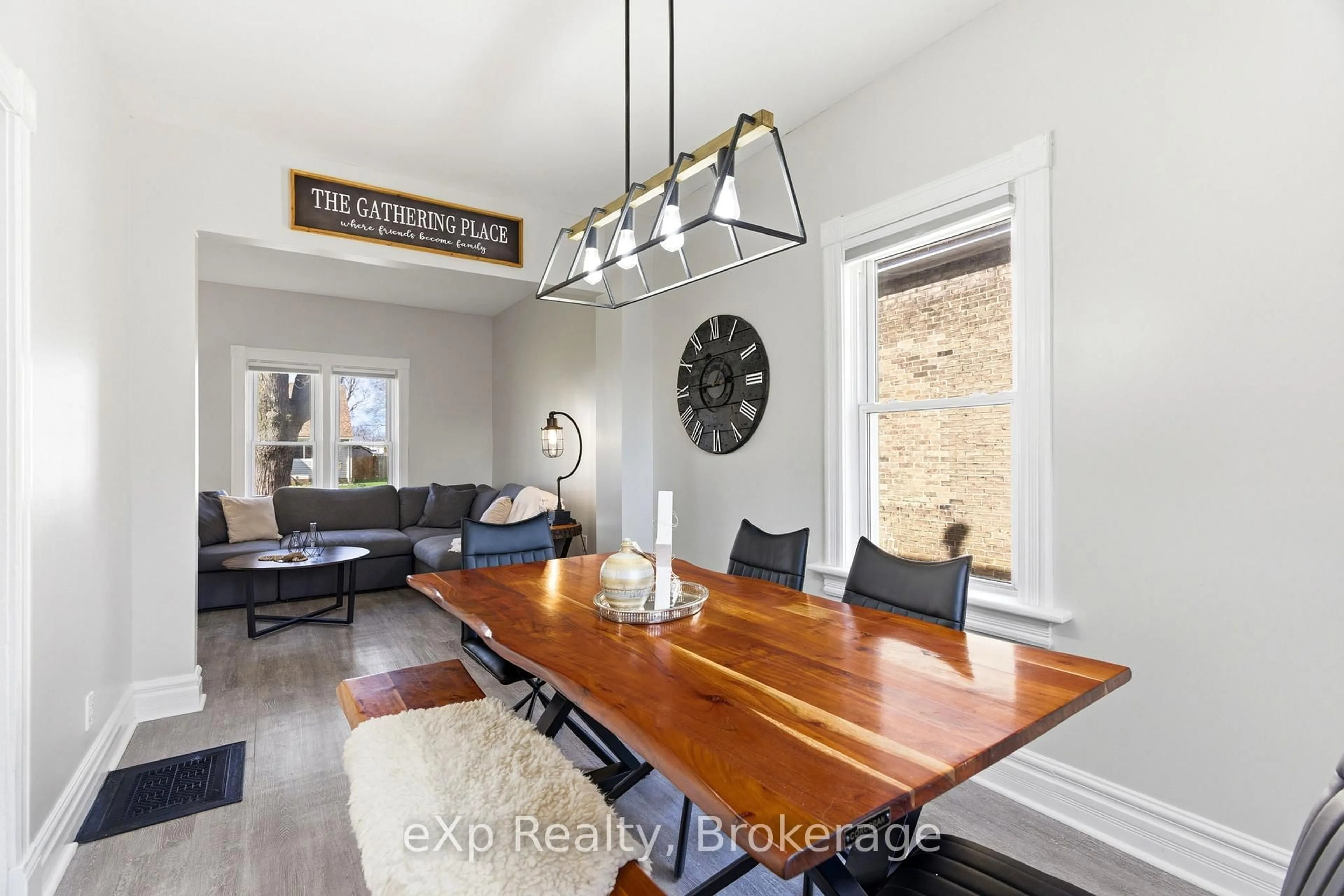 Dining room, wood/laminate floor for 531 Brunswick St, Stratford Ontario N5A 3N7