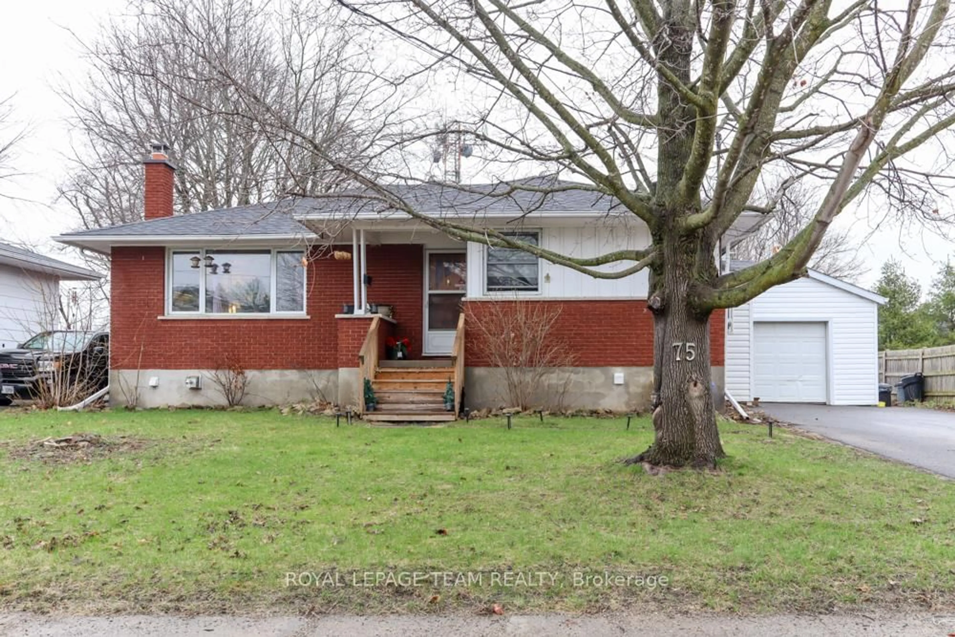 Unknown for 75 Winnifred St, Smiths Falls Ontario K7A 2N8