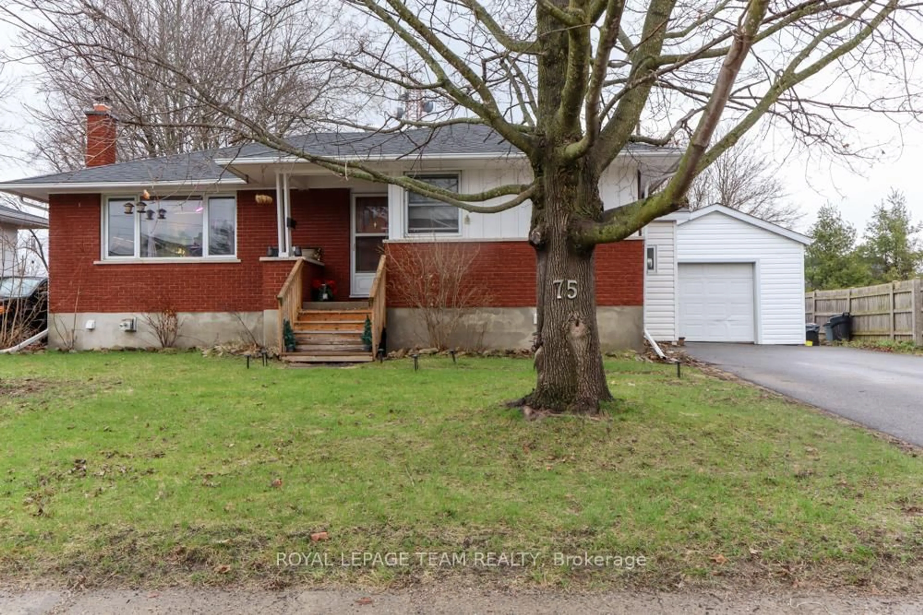 Unknown for 75 Winnifred St, Smiths Falls Ontario K7A 2N8