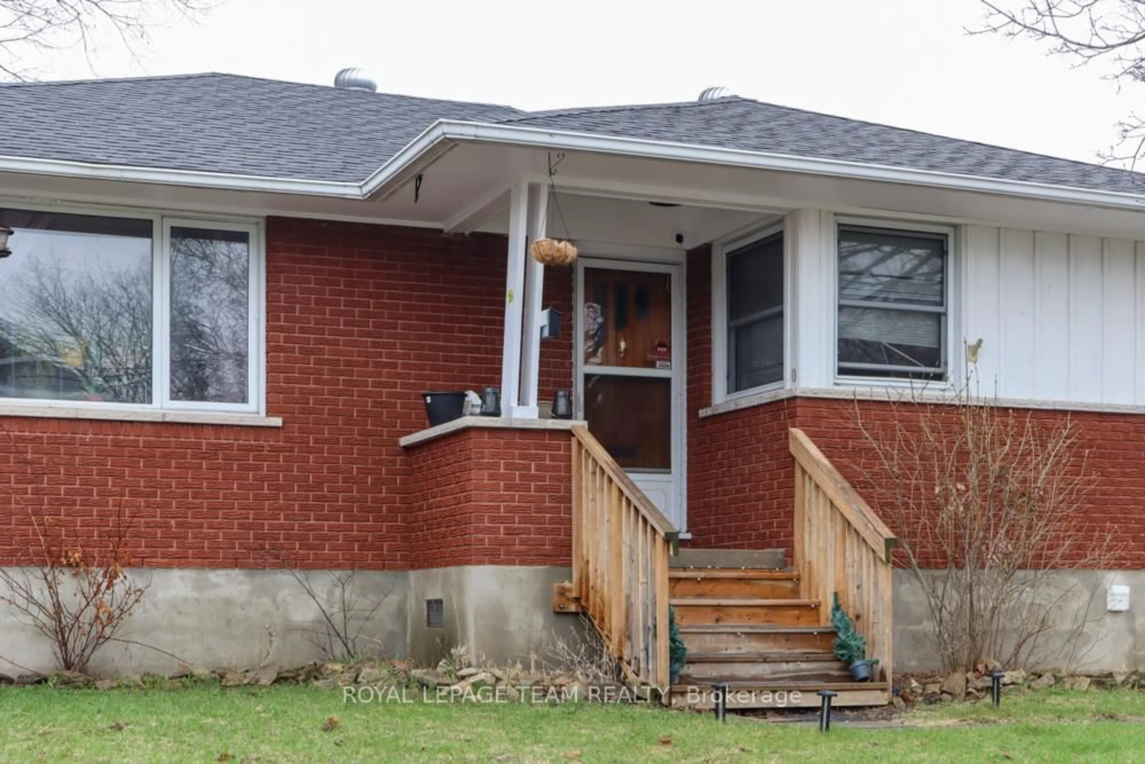 Home with brick exterior material, street for 75 Winnifred St, Smiths Falls Ontario K7A 2N8