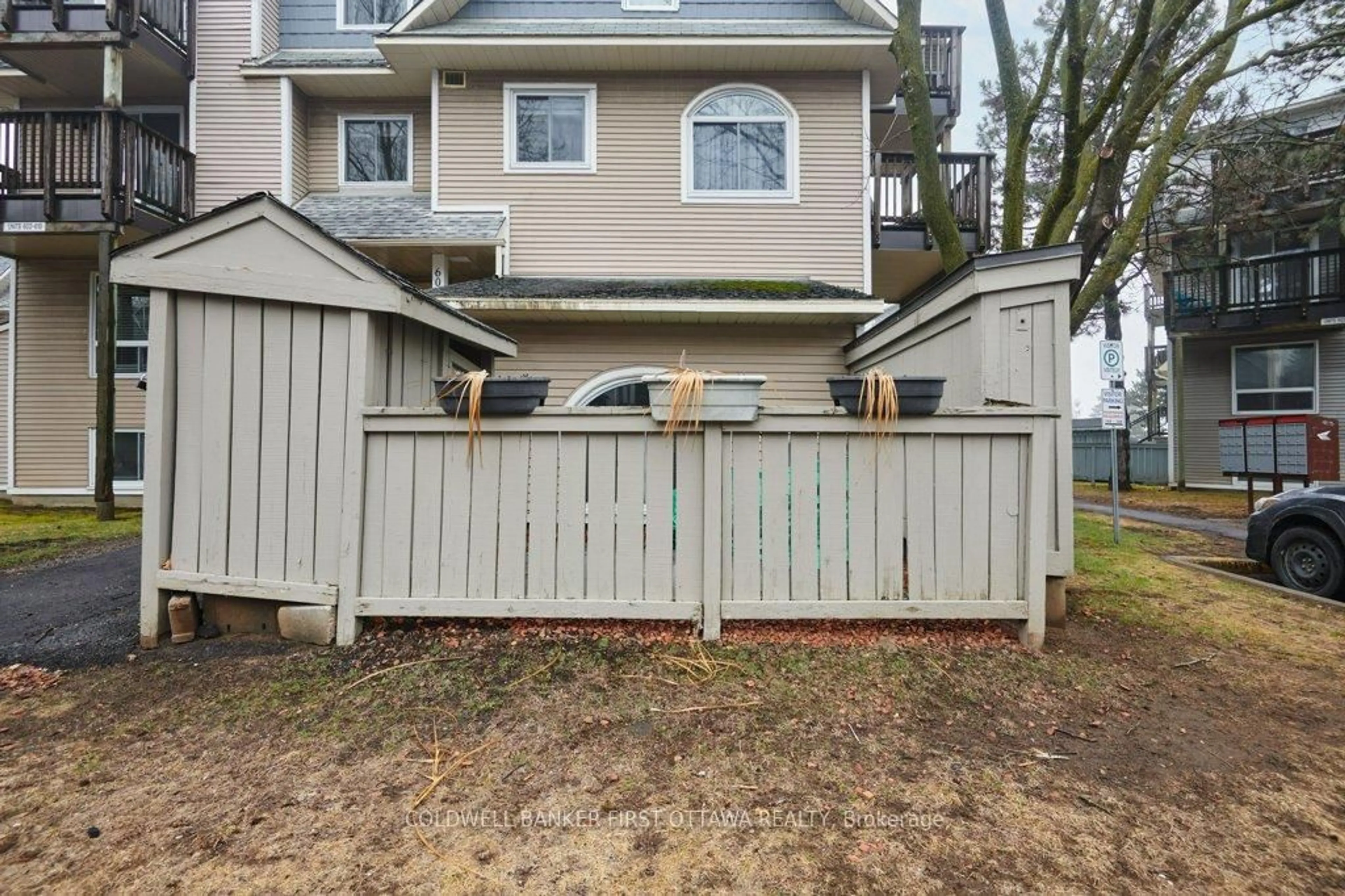 Patio, unknown for 604 Tanguay Crt, Ottawa Ontario K2L 3X3