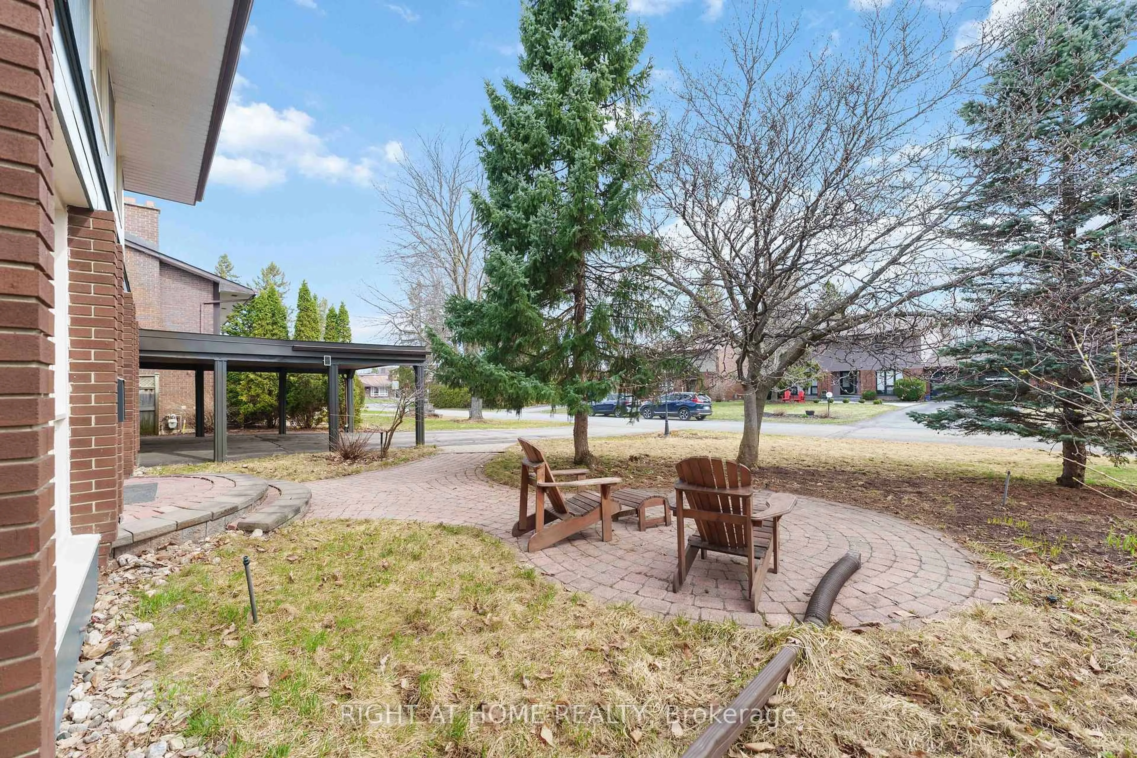 Patio, unknown for 45 Banting Way, Kanata Ontario K2K 1P7