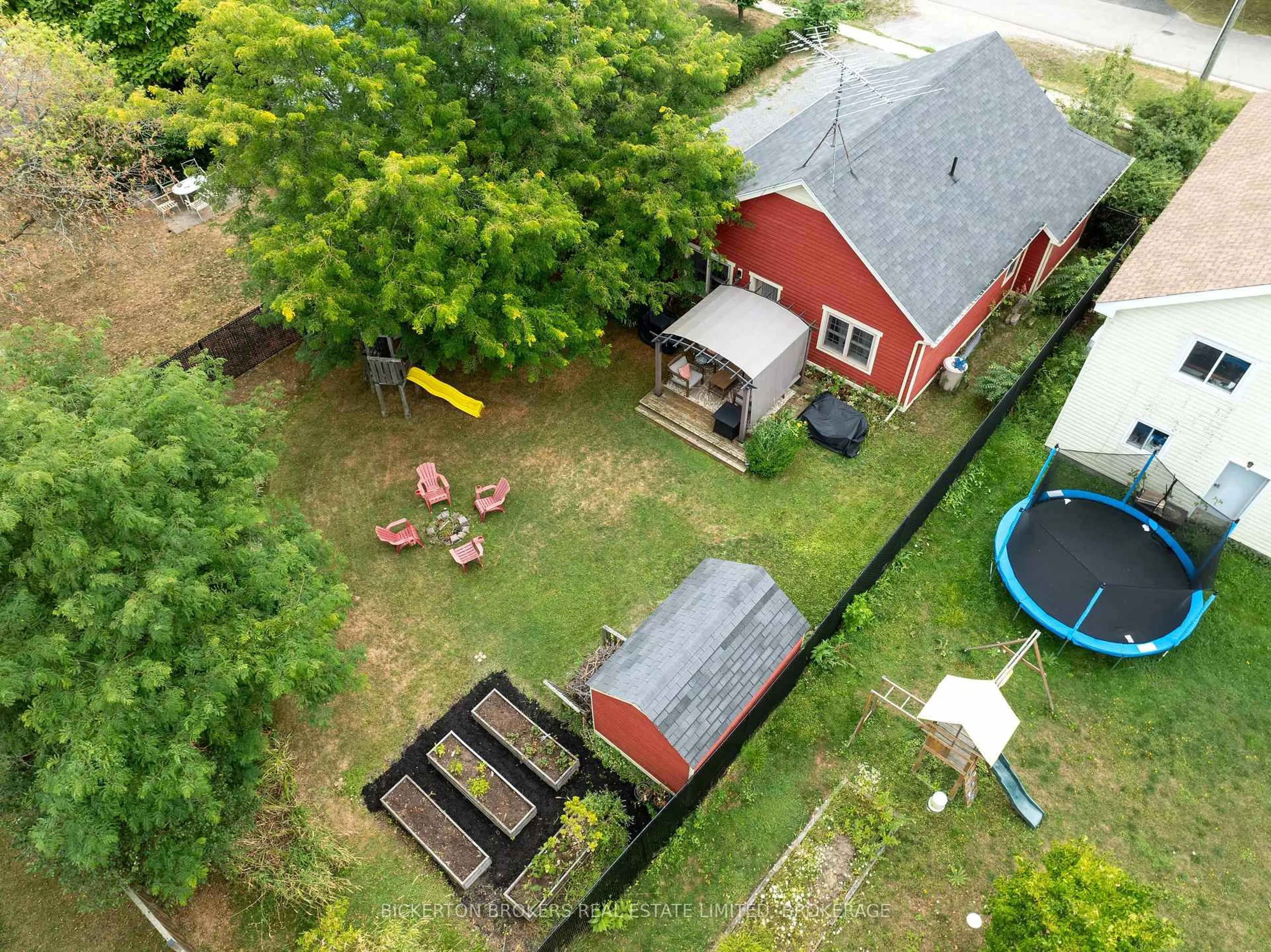 A pic from outside/outdoor area/front of a property/back of a property/a pic from drone, unknown for 6 Yonge St, Lansdowne Village Ontario K0E 1L0