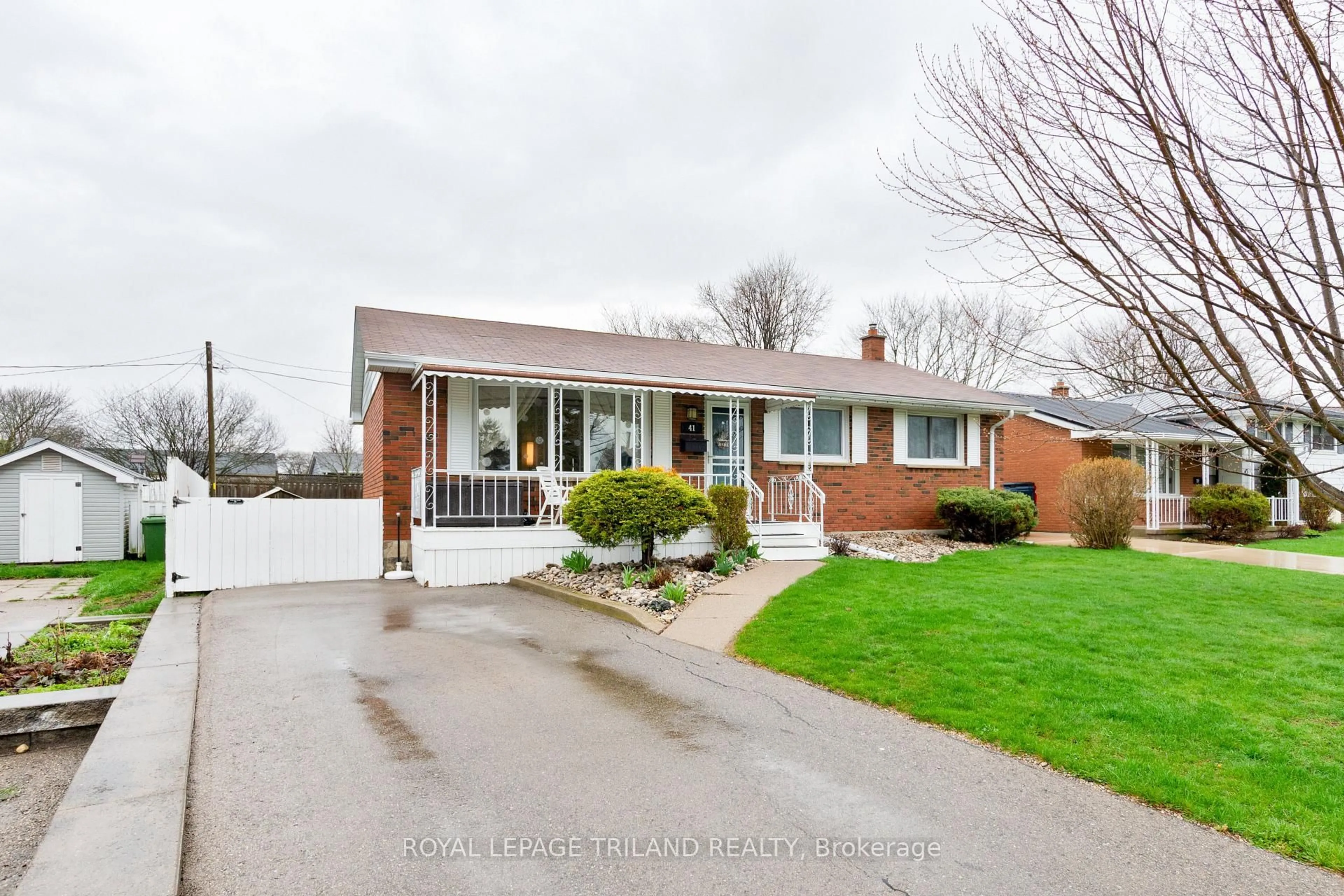 Home with brick exterior material, street for 41 Dunwich Dr, St. Thomas Ontario N5R 4T7