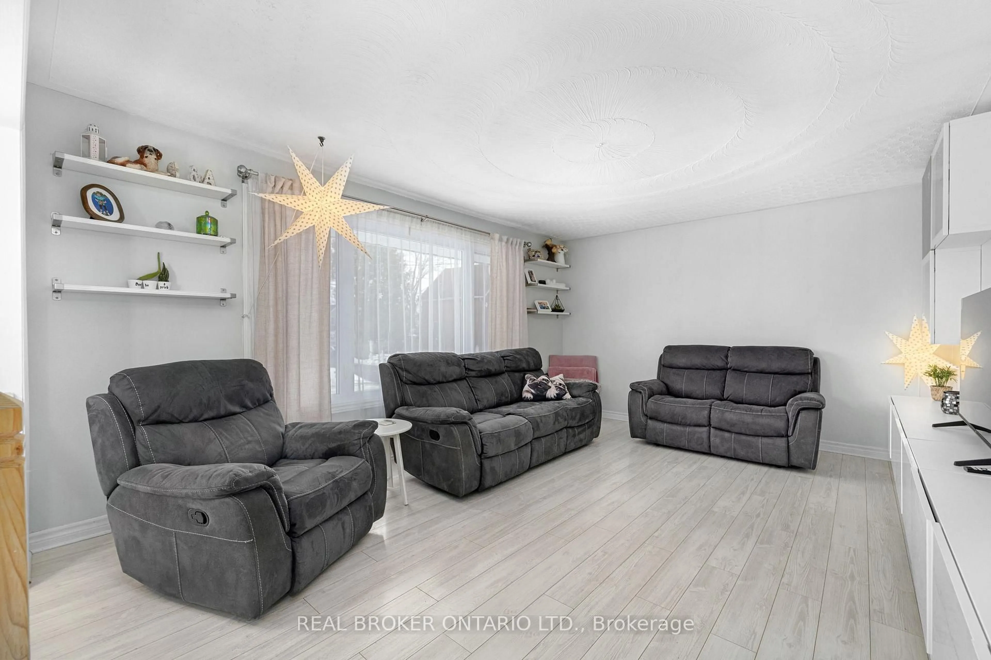 Living room with furniture, unknown for 179 Wellington St, Carleton Place Ontario K7C 1B4