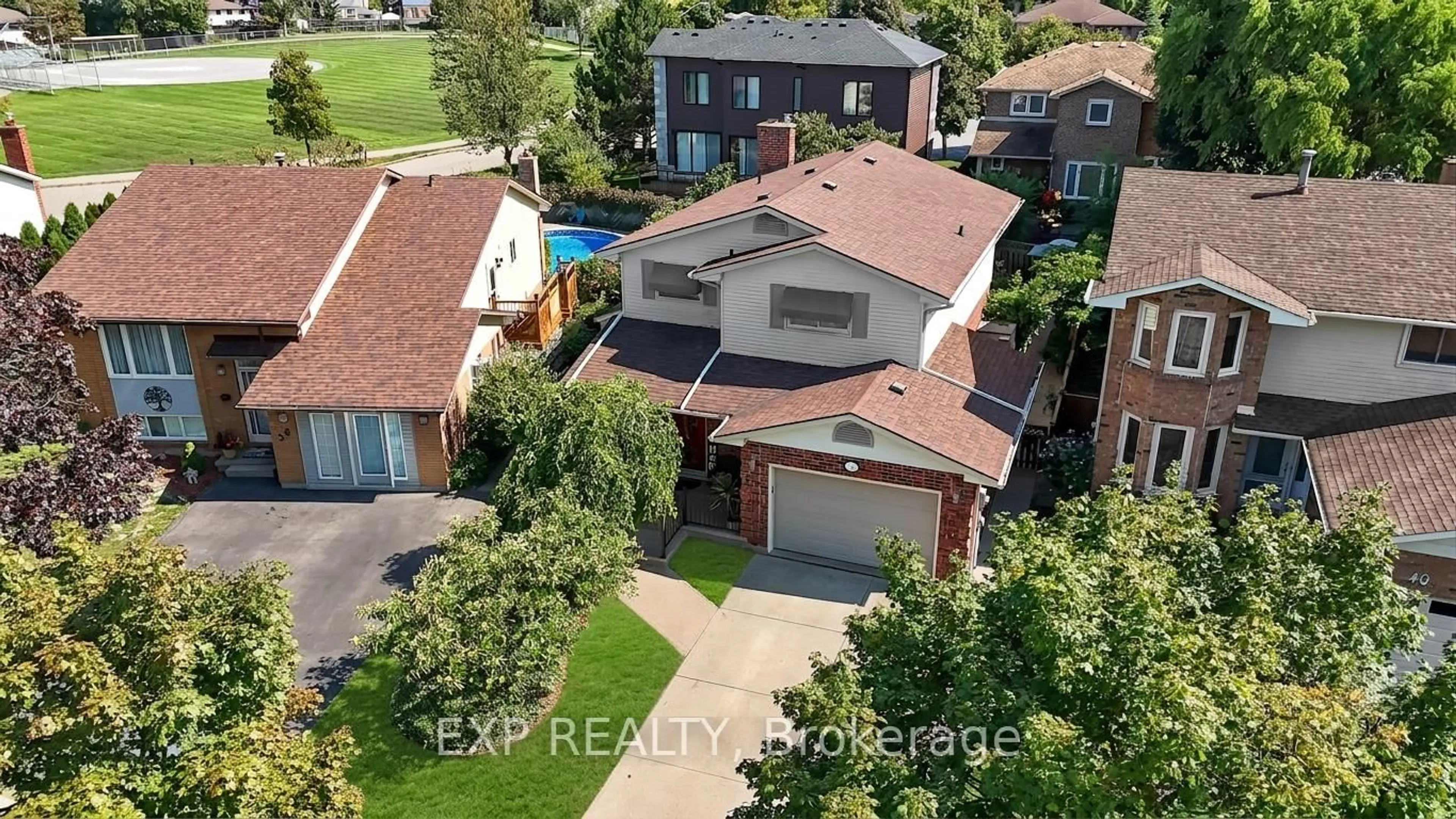A pic from outside/outdoor area/front of a property/back of a property/a pic from drone, street for 38 Capri St, Thorold Ontario L2V 4S8