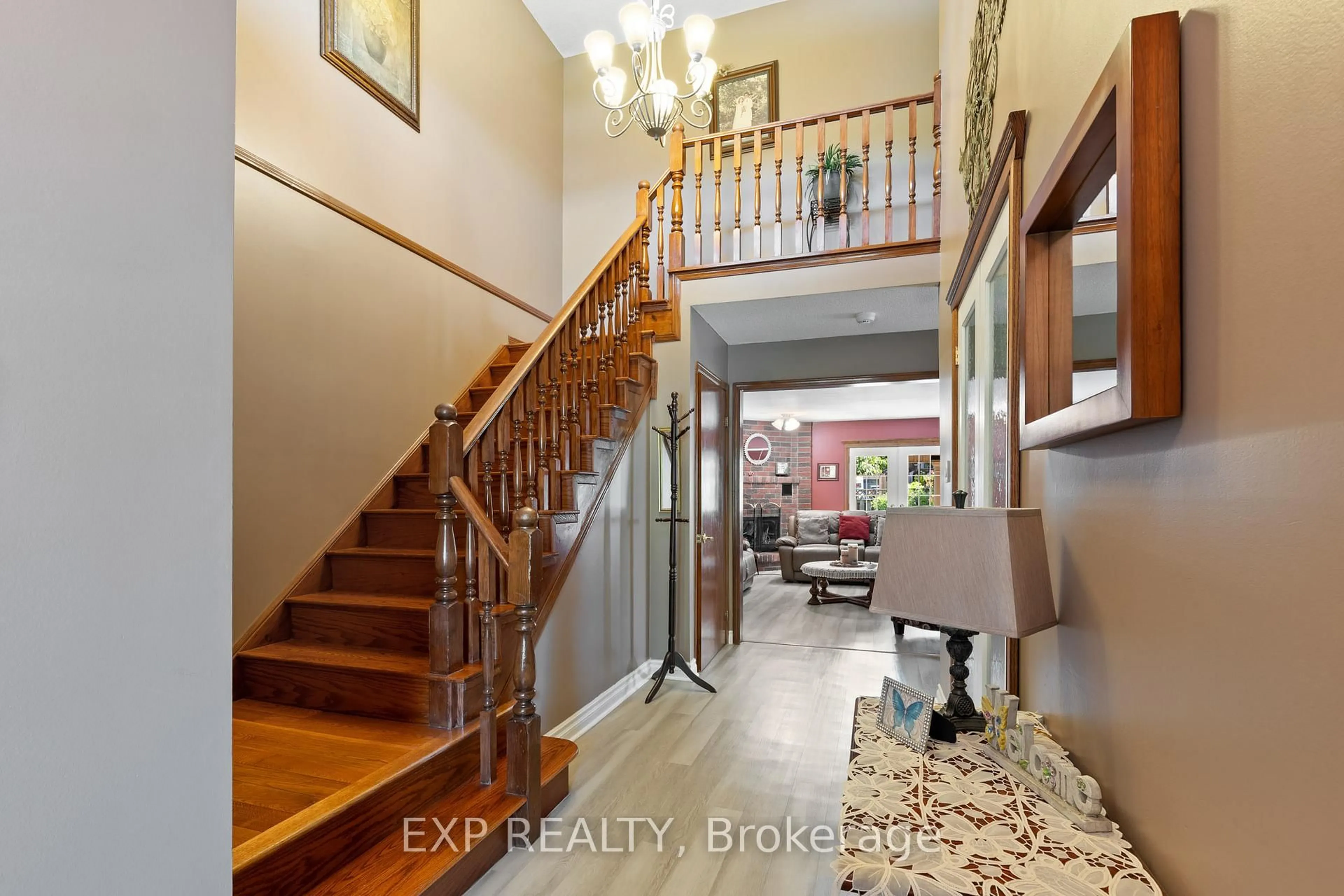 Indoor entryway for 38 Capri St, Thorold Ontario L2V 4S8