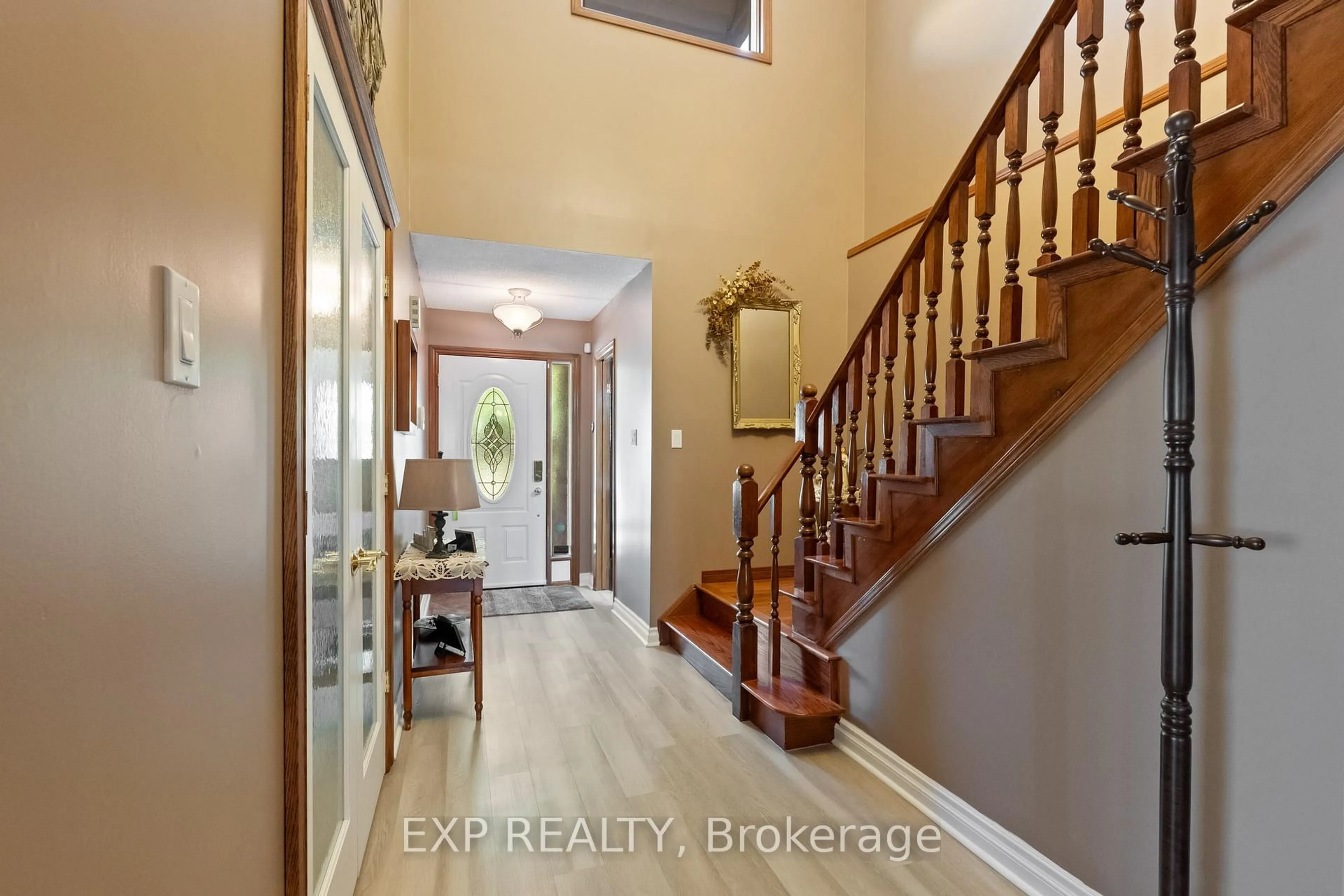 Indoor entryway for 38 Capri St, Thorold Ontario L2V 4S8