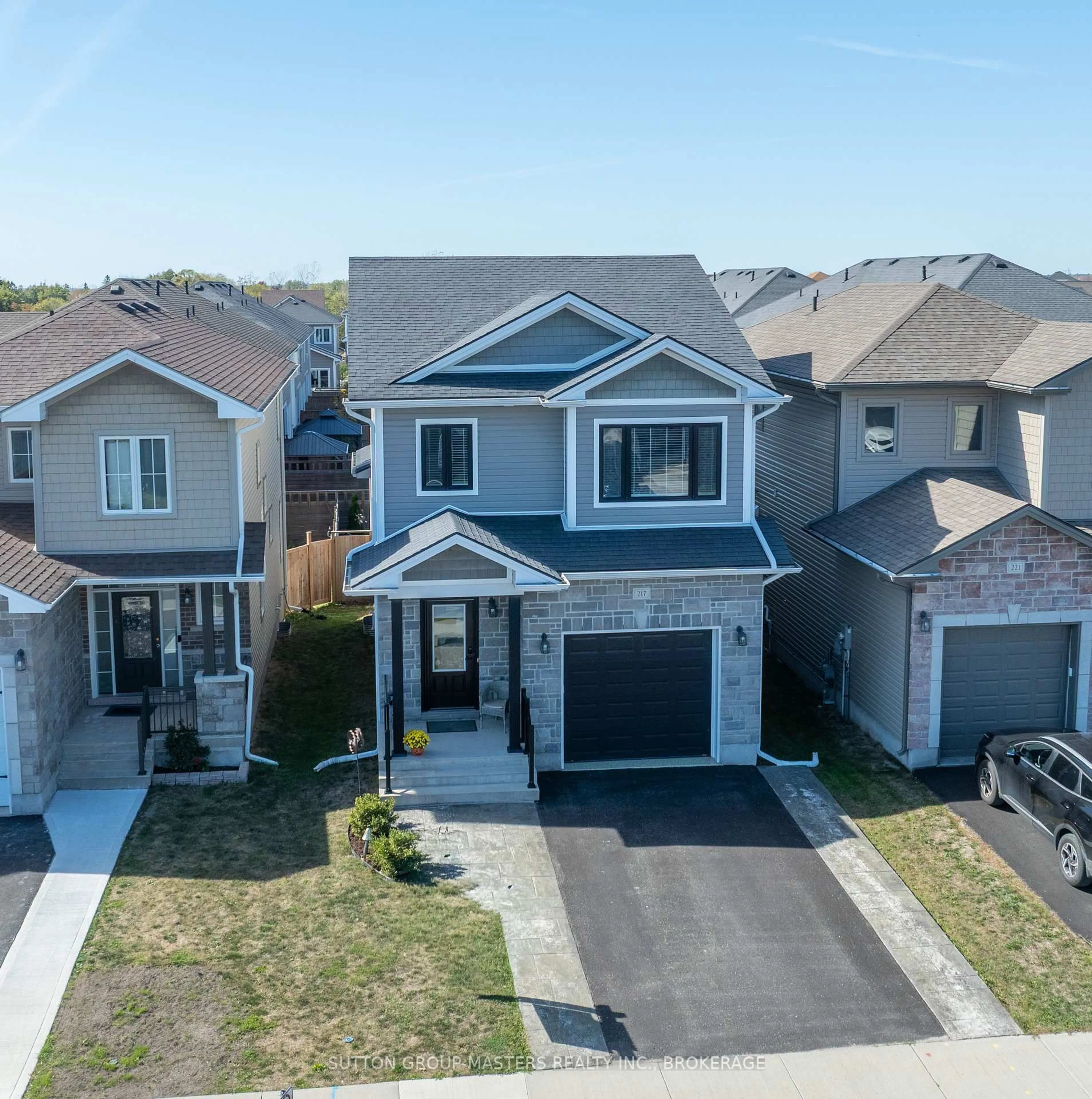 A pic from outside/outdoor area/front of a property/back of a property/a pic from drone, street for 217 Holden St, Kingston Ontario K7P 0L1