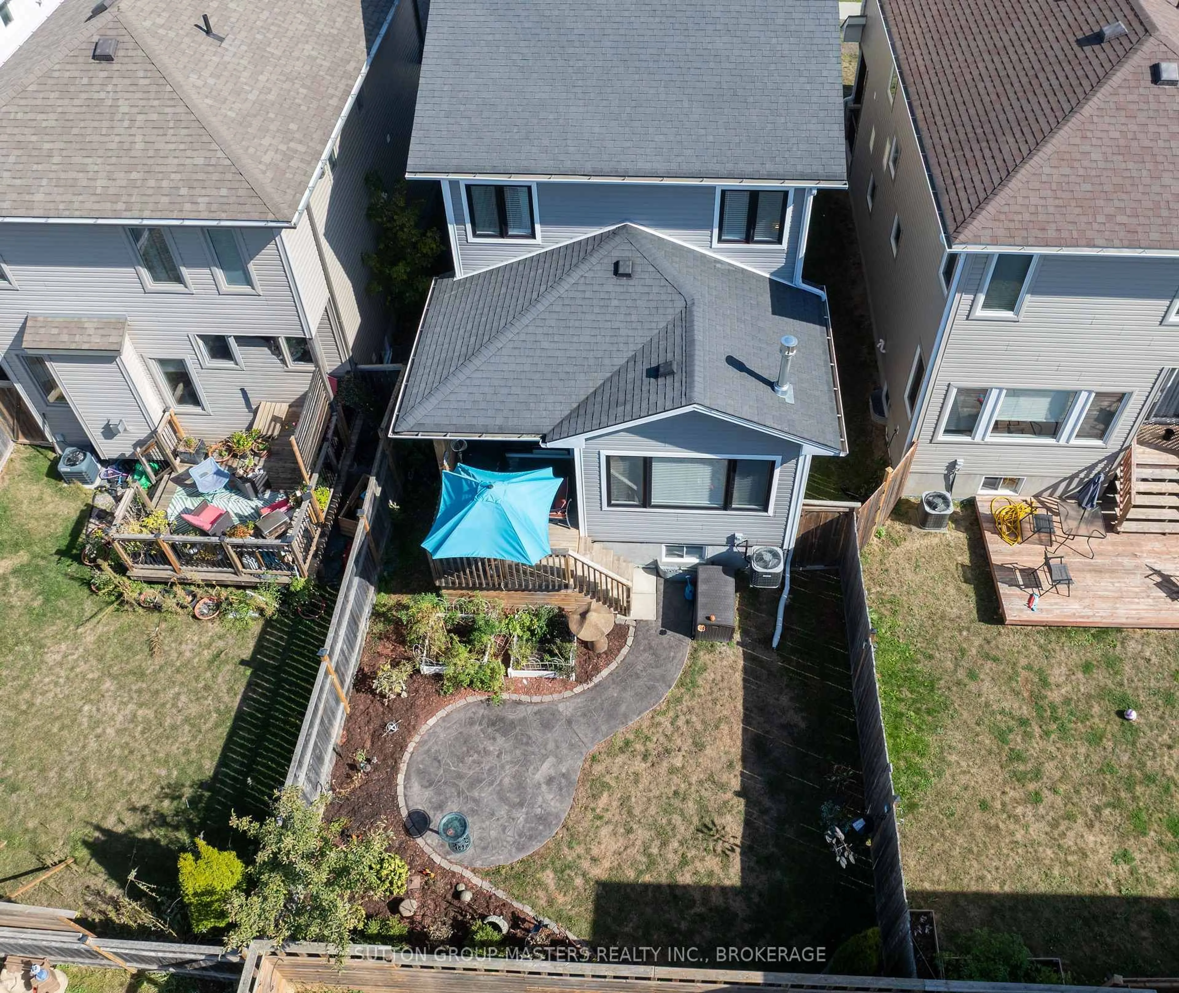 A pic from outside/outdoor area/front of a property/back of a property/a pic from drone, street for 217 Holden St, Kingston Ontario K7P 0L1