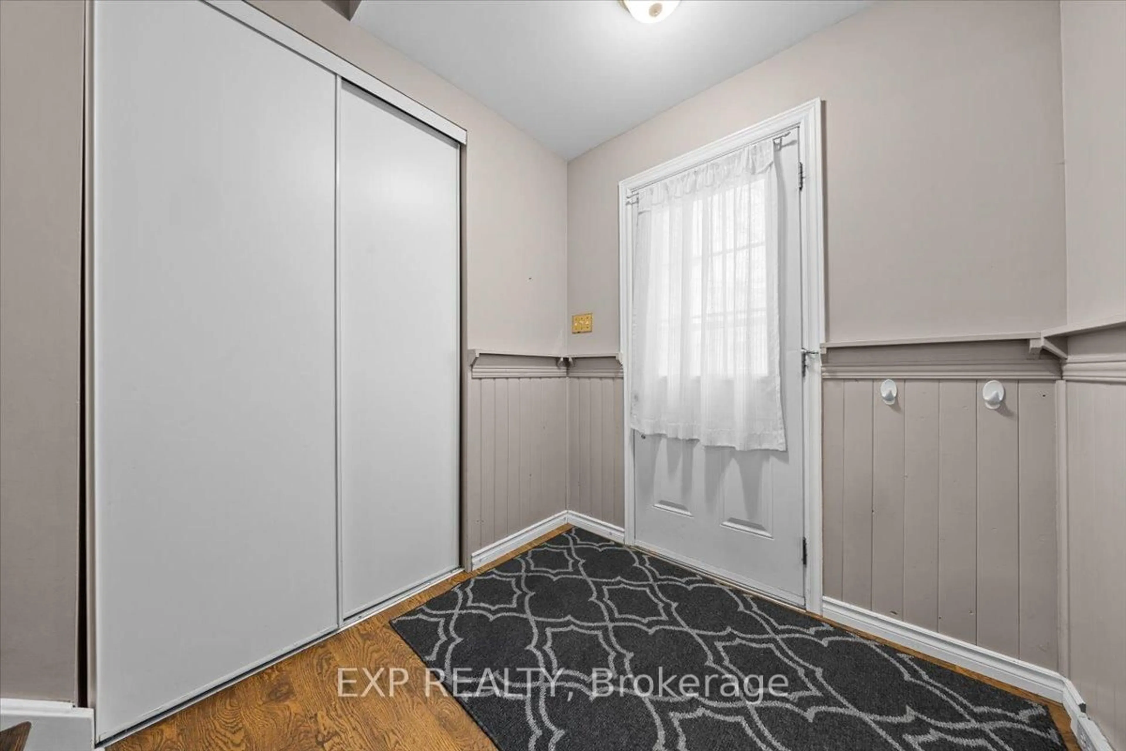 Unknown for 140 Castlegreen Private, Ottawa Ontario K1T 3N2