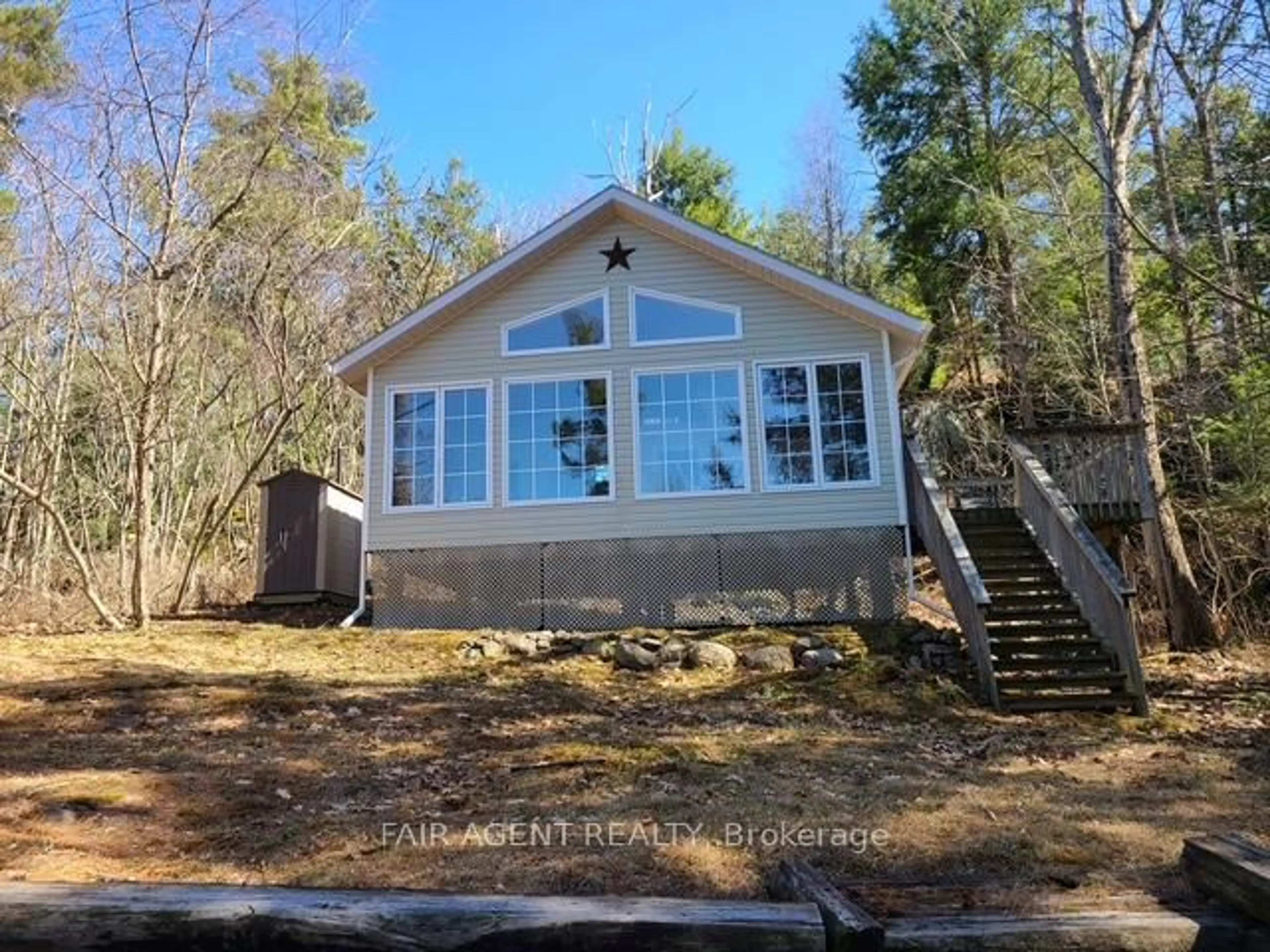 Home with vinyl exterior material, water/lake/river/ocean view for 25 GOODS ISLAND, Tichborne Ontario K0H 2V0