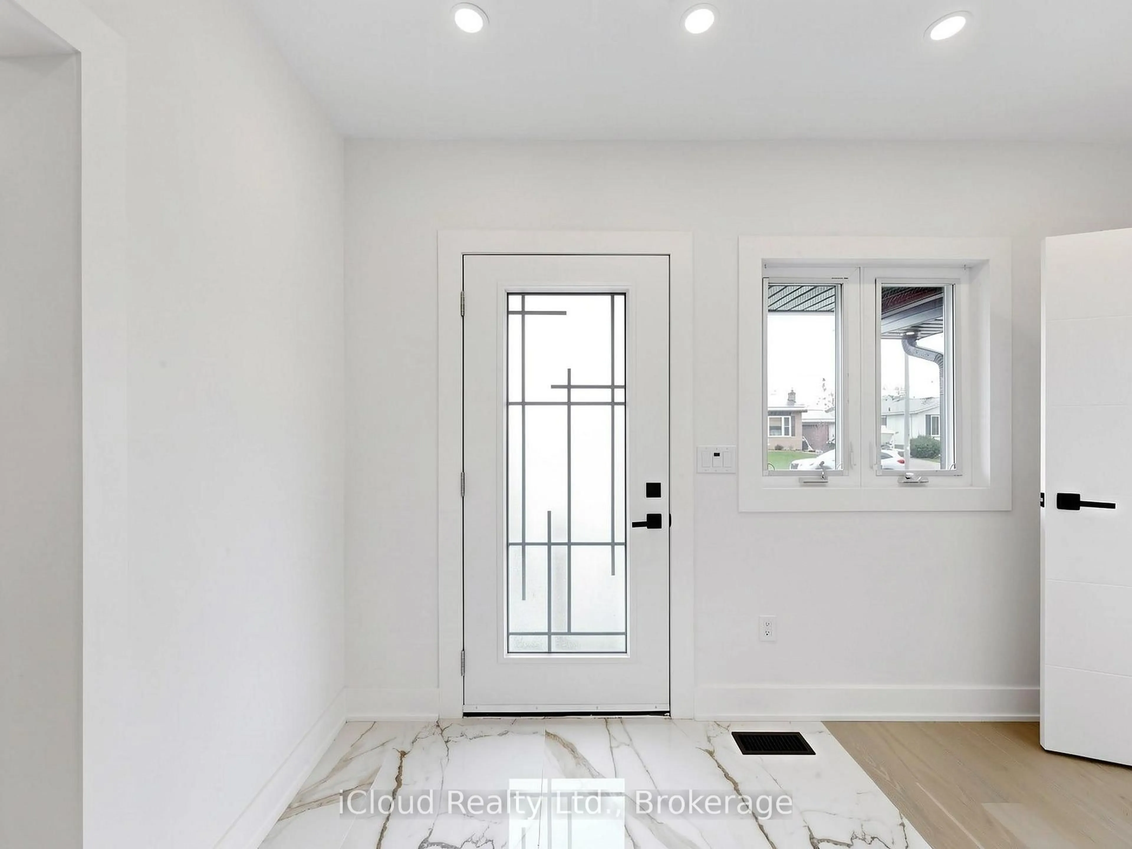 Indoor entryway for 47 Church St, Haldimand Ontario N0A 1J0