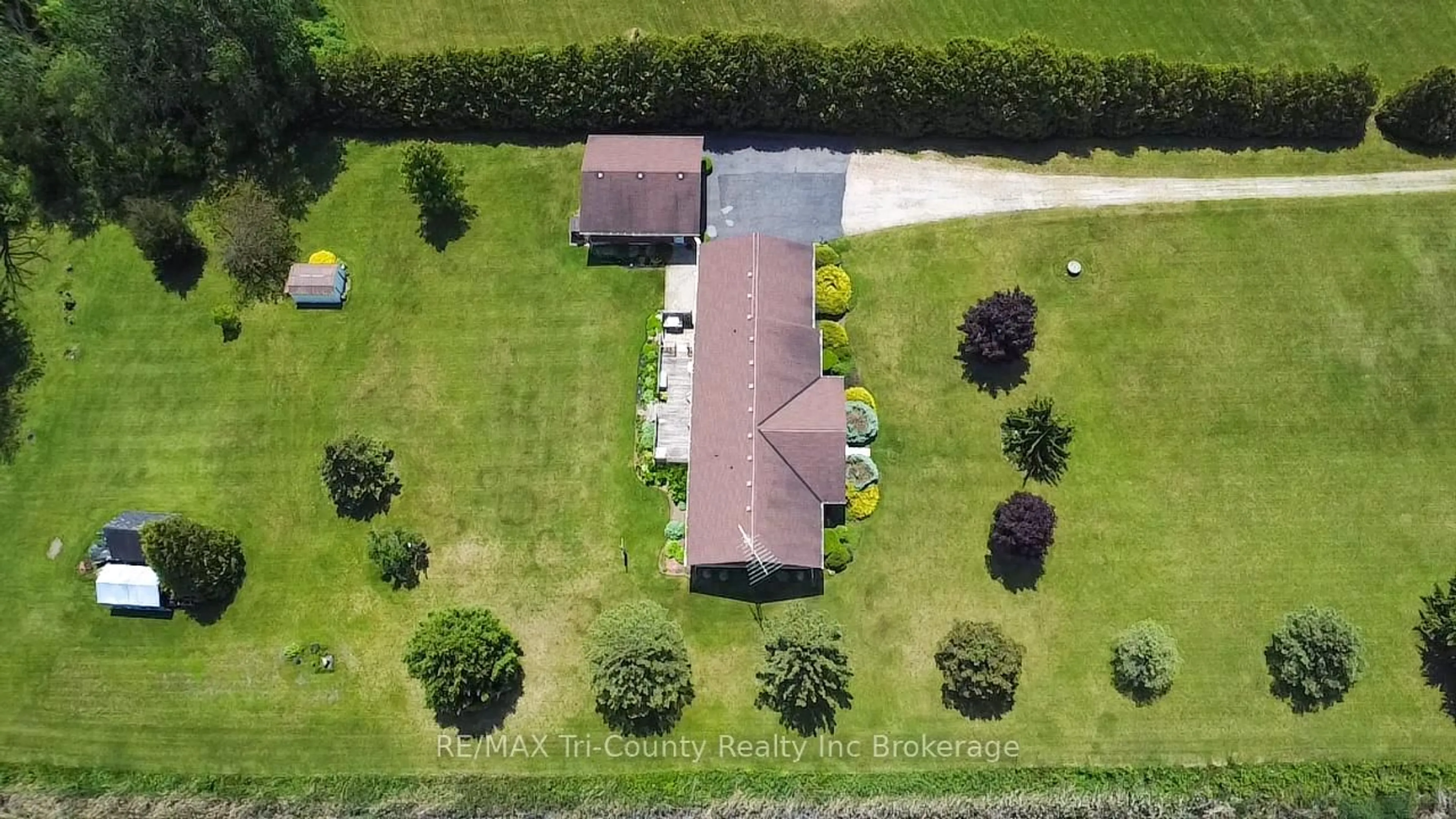 A pic from outside/outdoor area/front of a property/back of a property/a pic from drone, street for 916 Norfolk County 28 Rd, Norfolk Ontario N0E 1G0