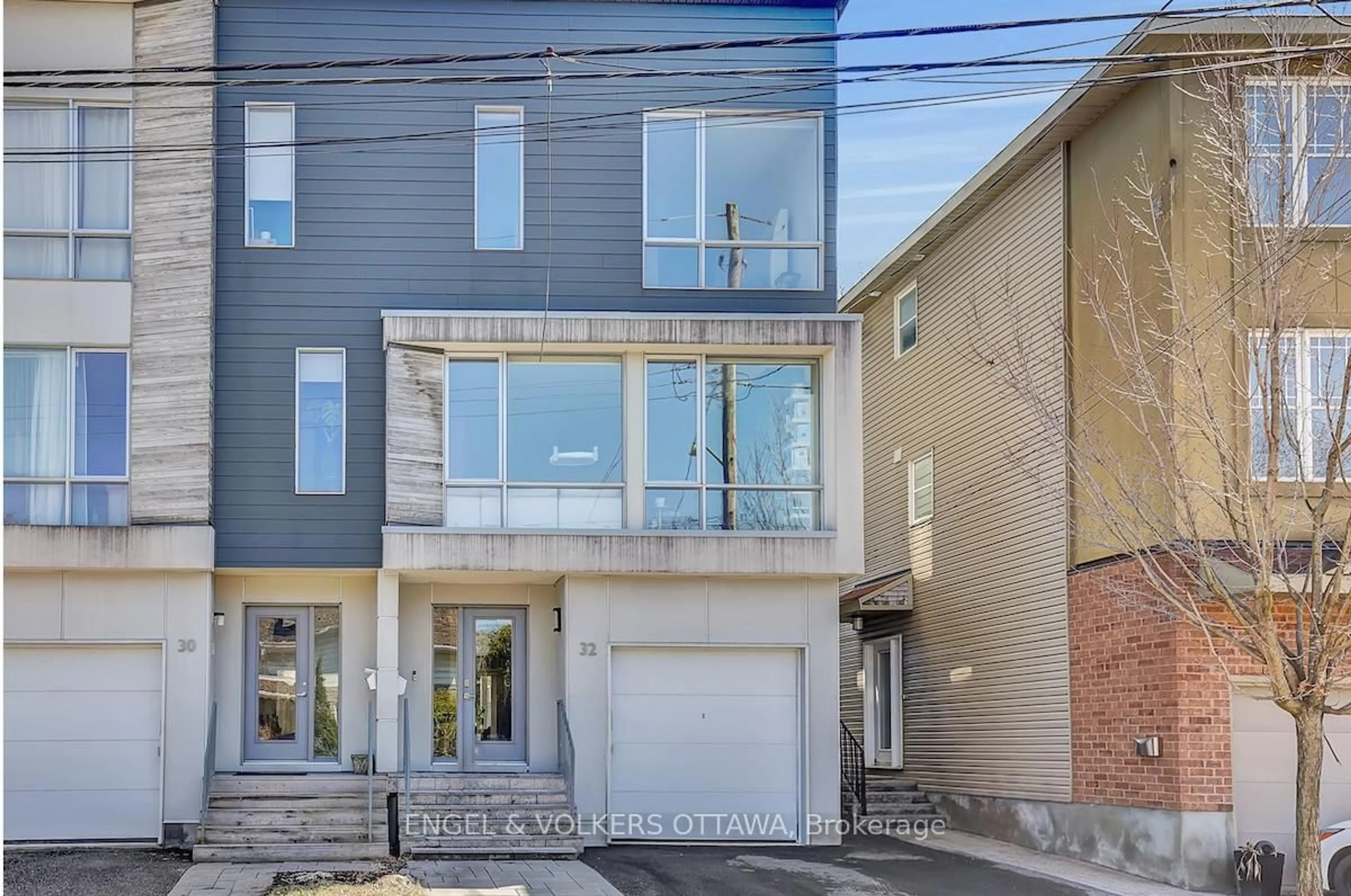 Unknown for 32 Sims Ave, Ottawa Ontario K1Y 3K1