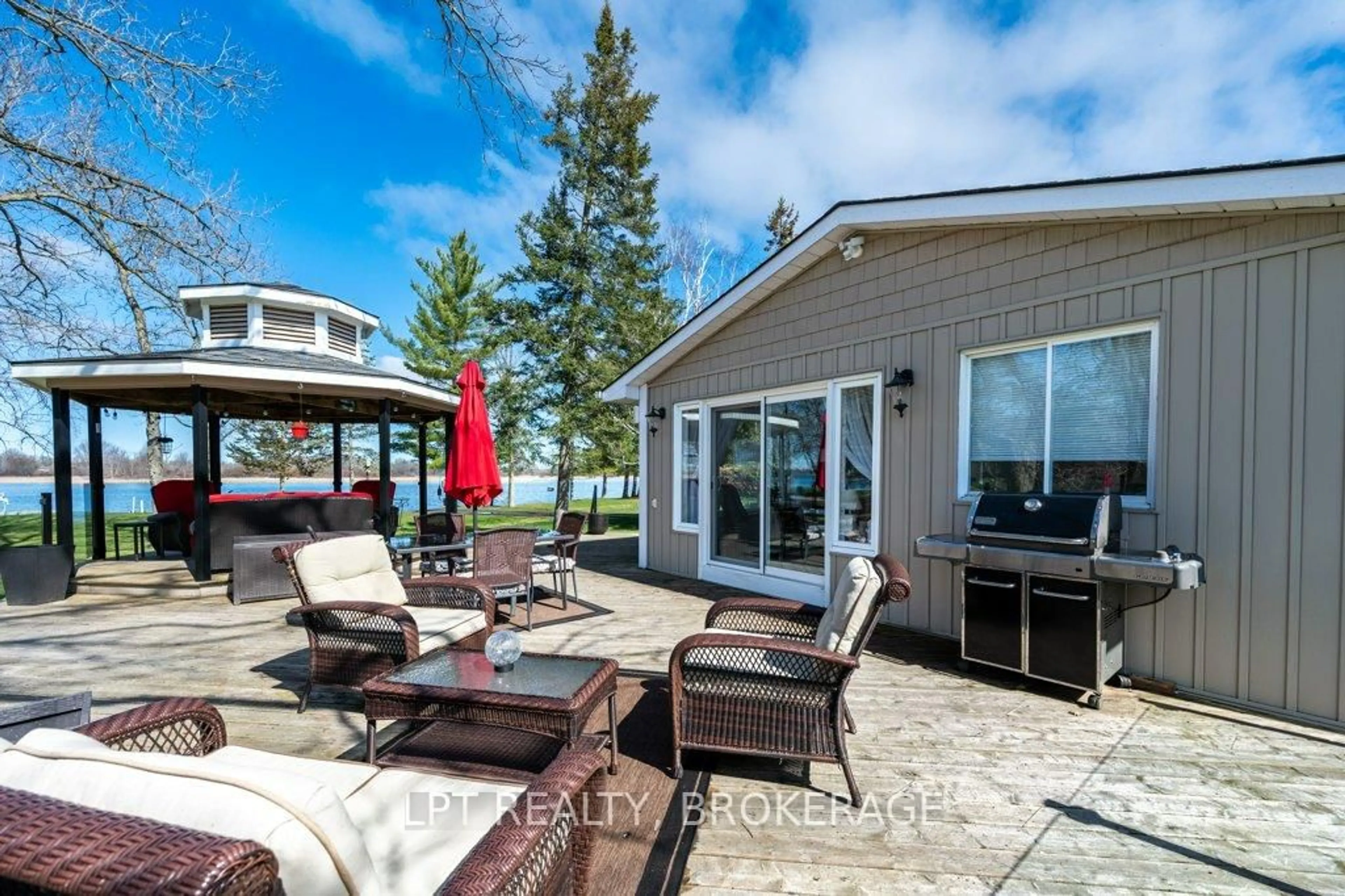 Patio, water/lake/river/ocean view for 1137i County 9 Rd, Greater Napanee Ontario K7R 0E4