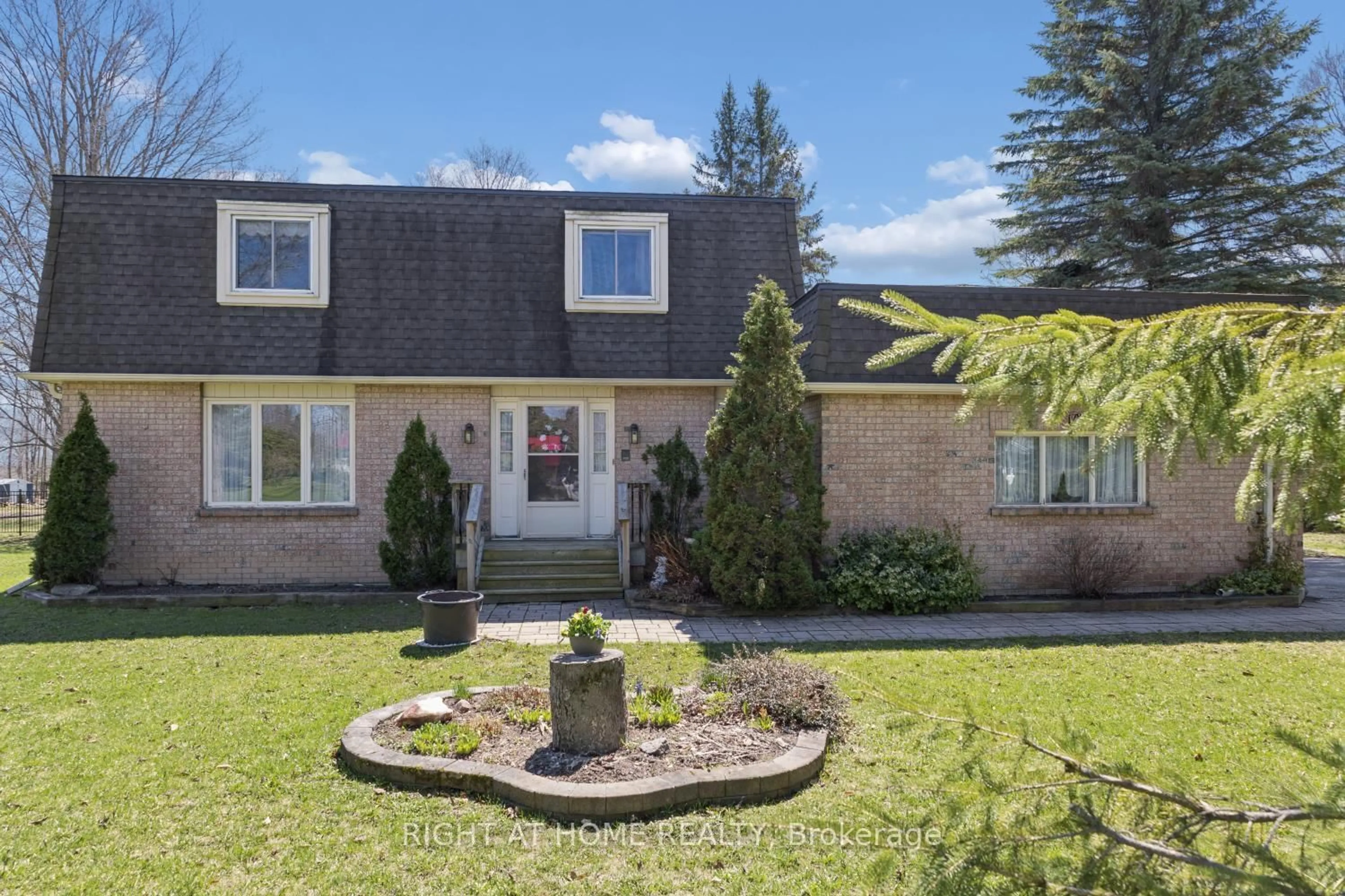 A pic from outside/outdoor area/front of a property/back of a property/a pic from drone, street for 121 Robmar Cres, Kawartha Lakes Ontario K0M 2J0