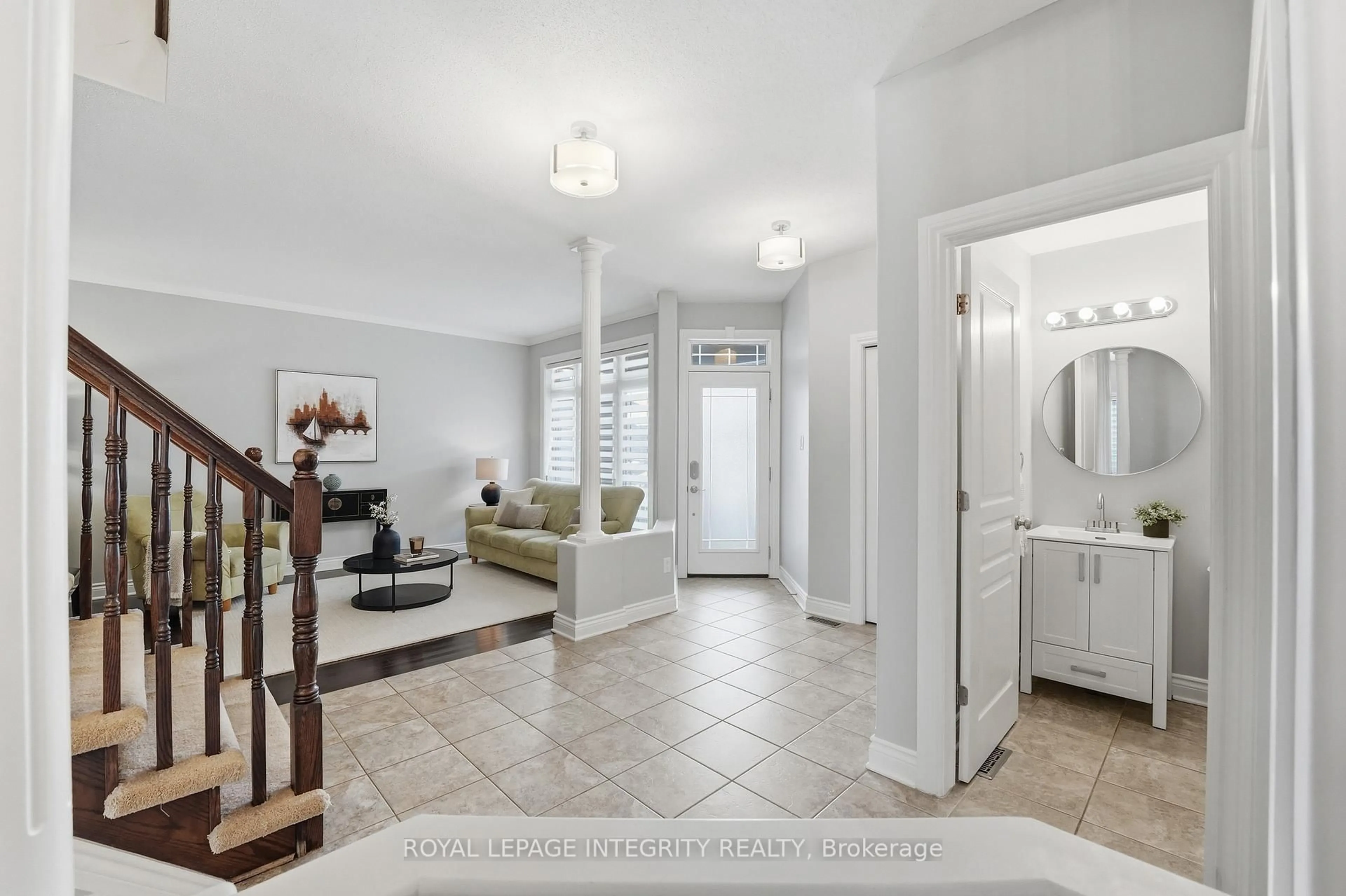 Indoor entryway for 113 Thivierge Crt, Clarence-Rockland Ontario K4K 0E7