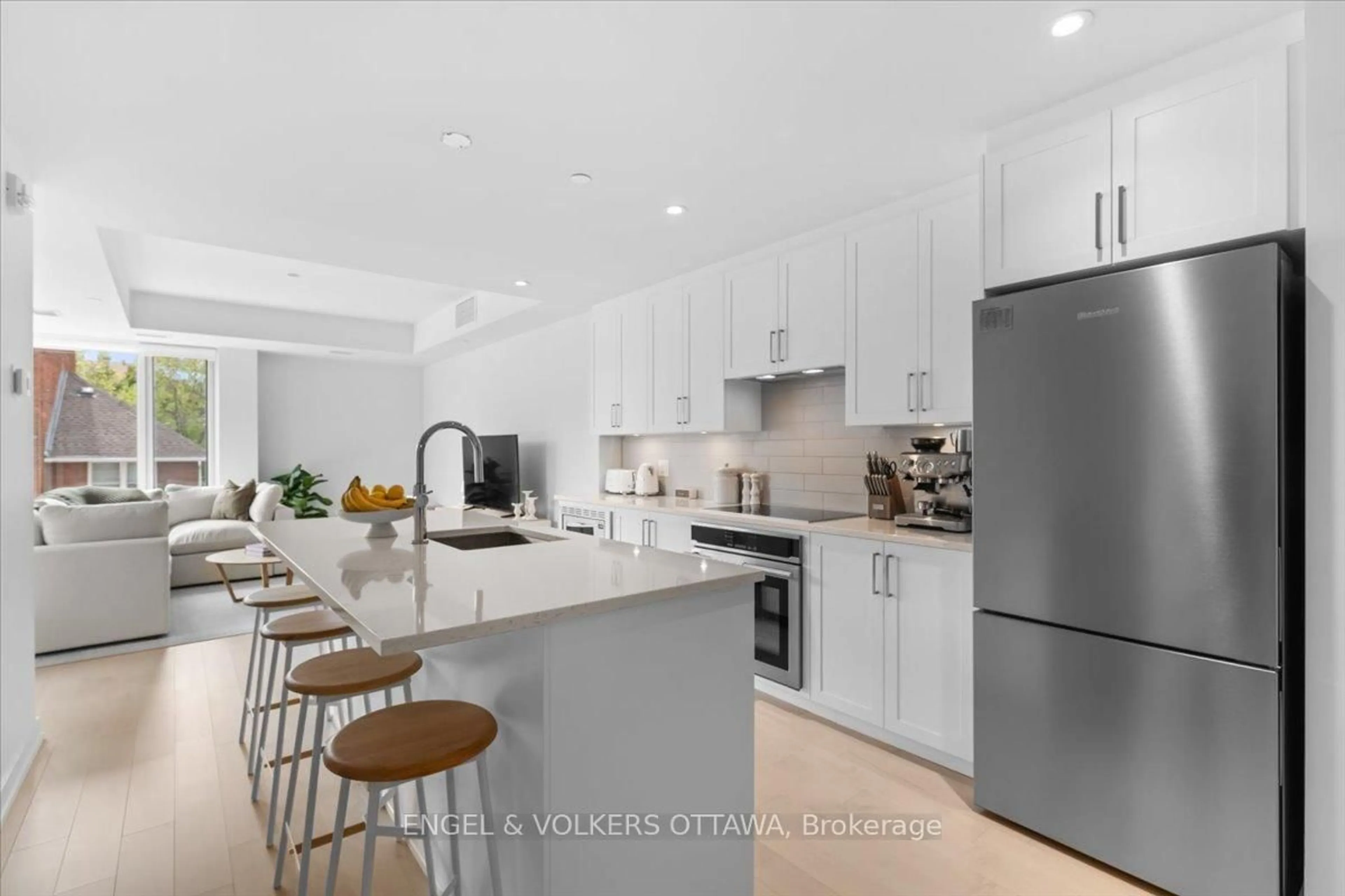 Open concept kitchen, ceramic/tile floor for 11 Galt St #201, Ottawa Ontario K1S 4R2