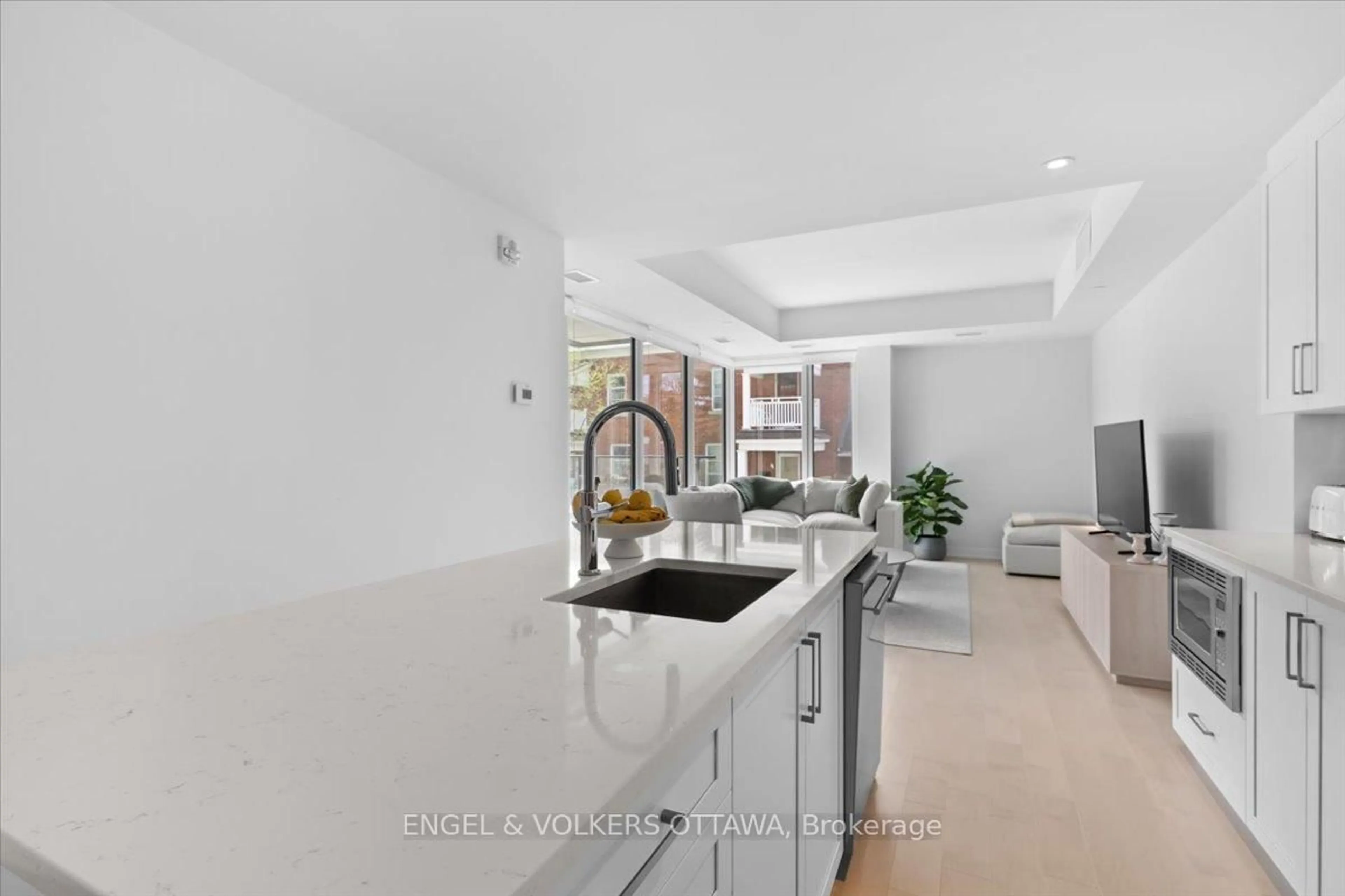 Unknown for 11 Galt St #201, Ottawa Ontario K1S 4R2