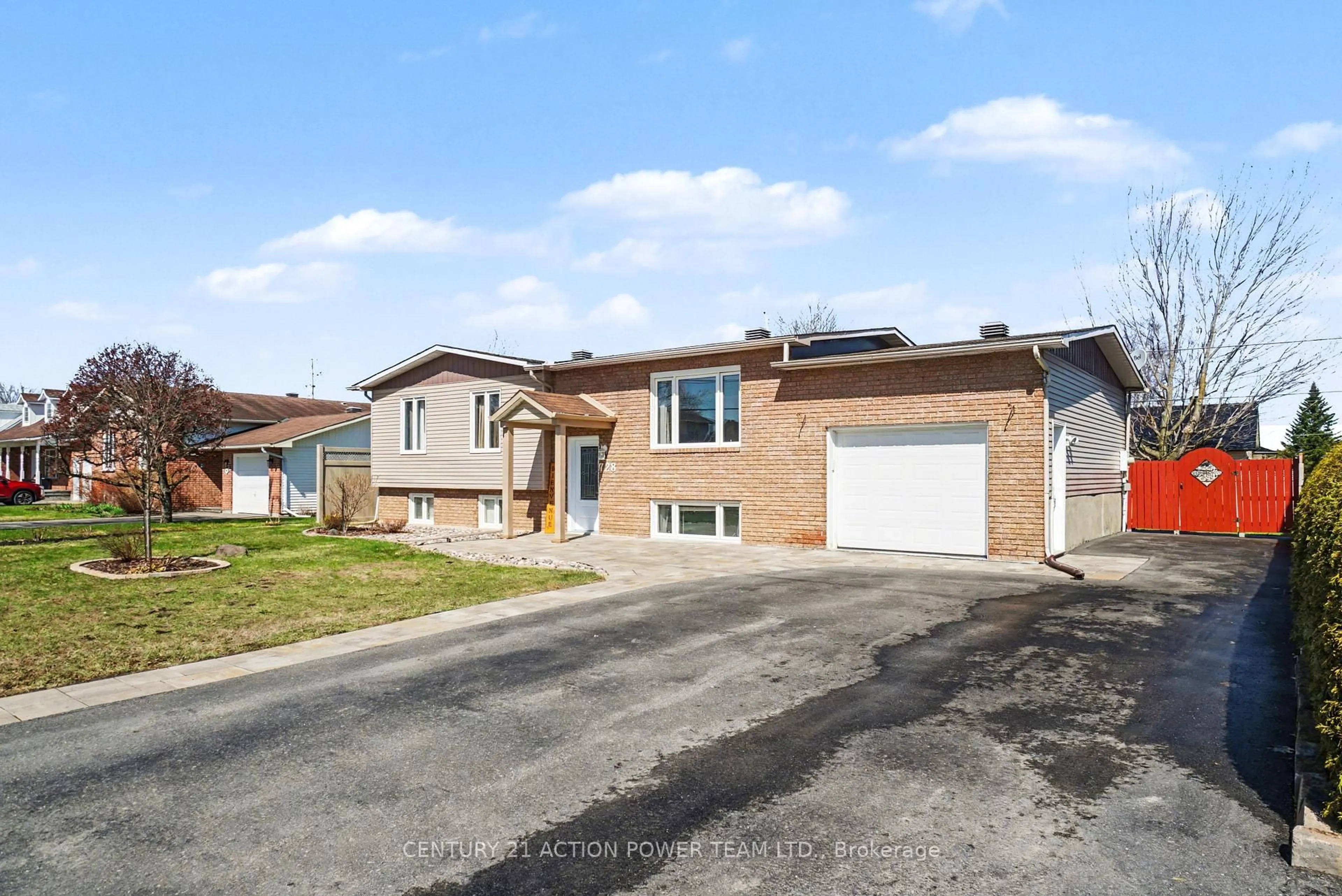 Home with brick exterior material, street for 728 St Isidore Rte, Casselman Ontario K0A 1M0