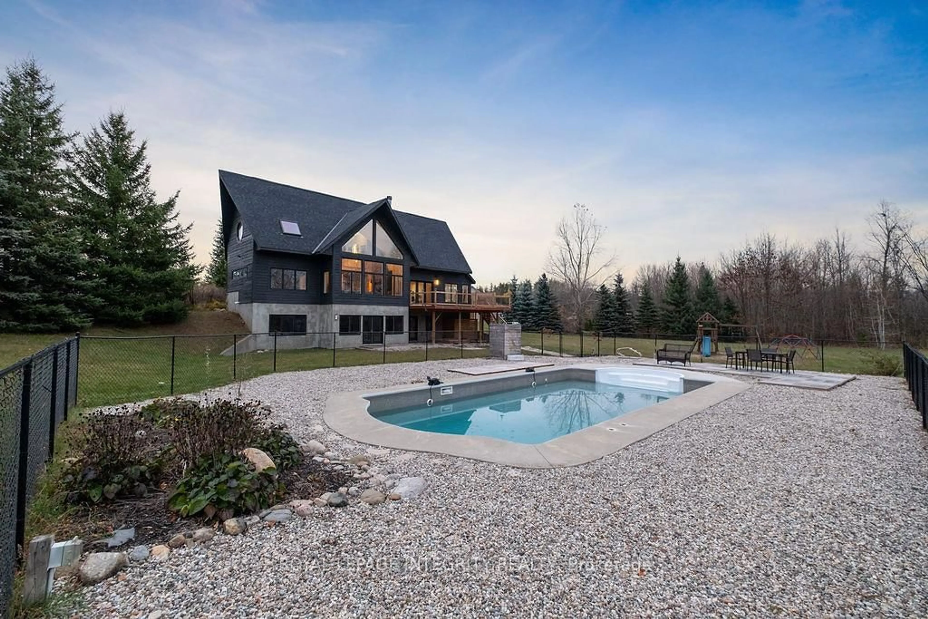 Pool for 11 Brads Crt, Ottawa Ontario K2S 1V2