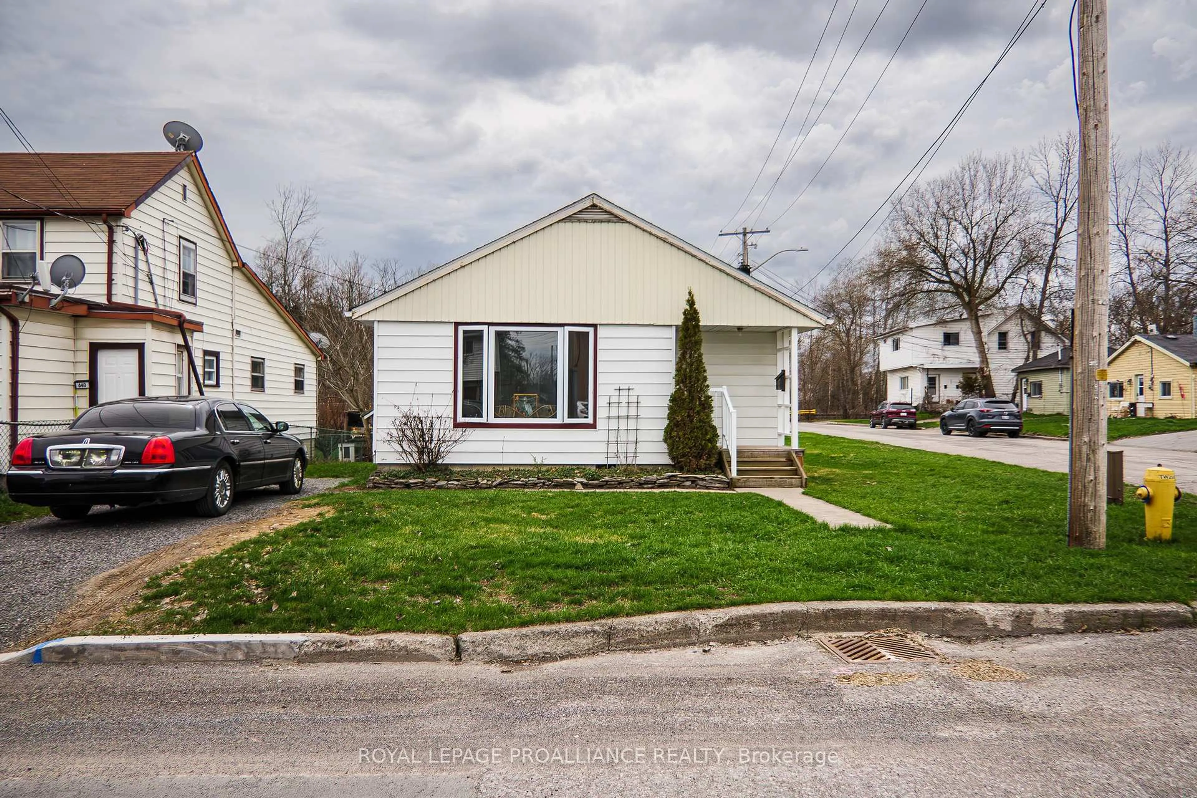 Unknown for 101 Wall St, Quinte West Ontario K8V 4K1